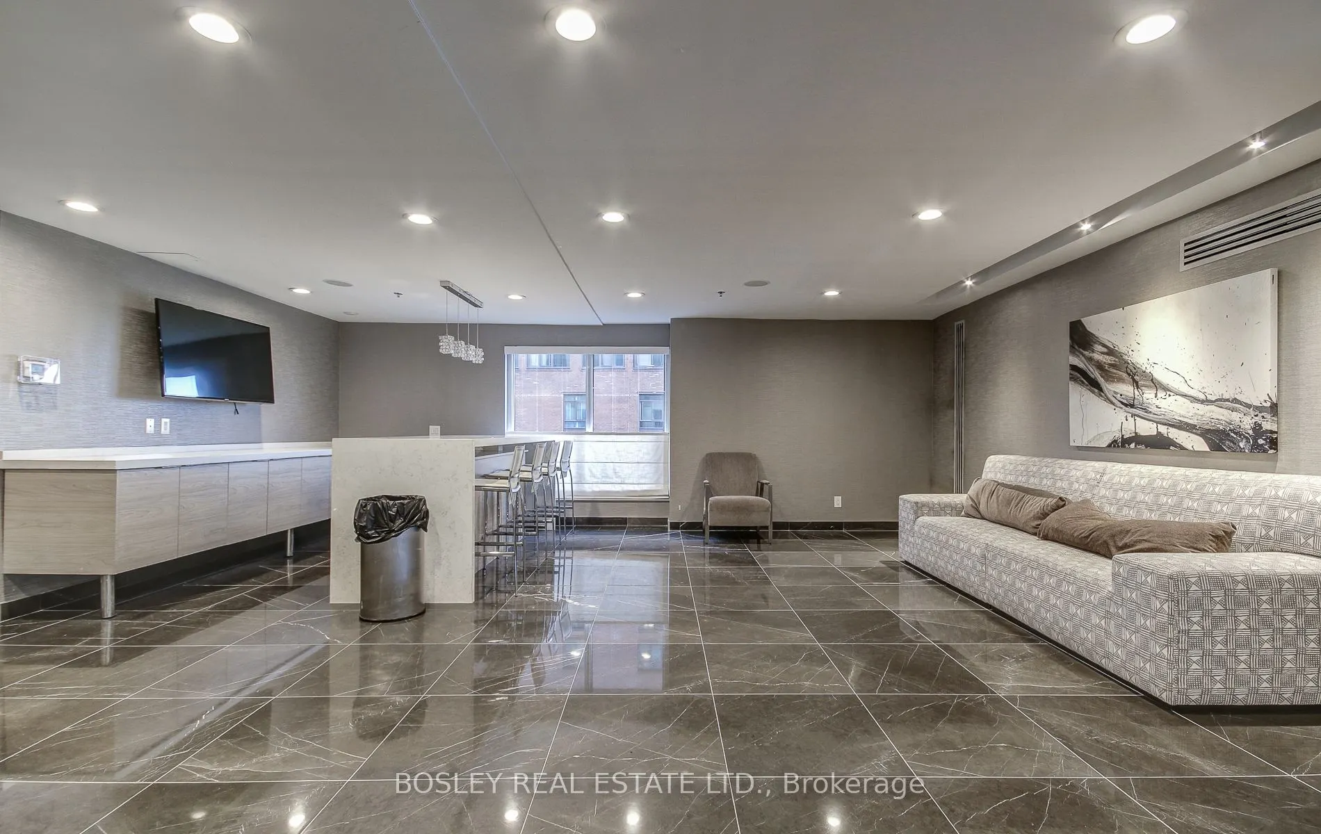 8 Park Road, #2010