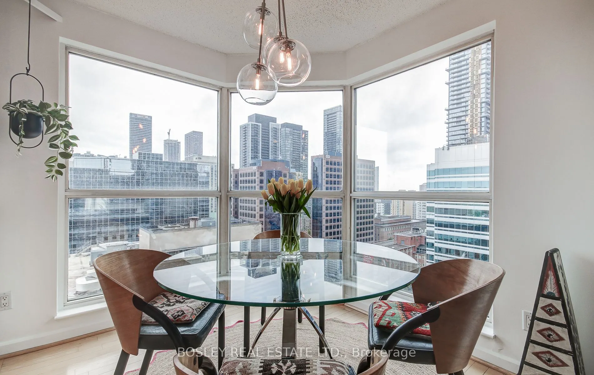 8 Park Road, #2010