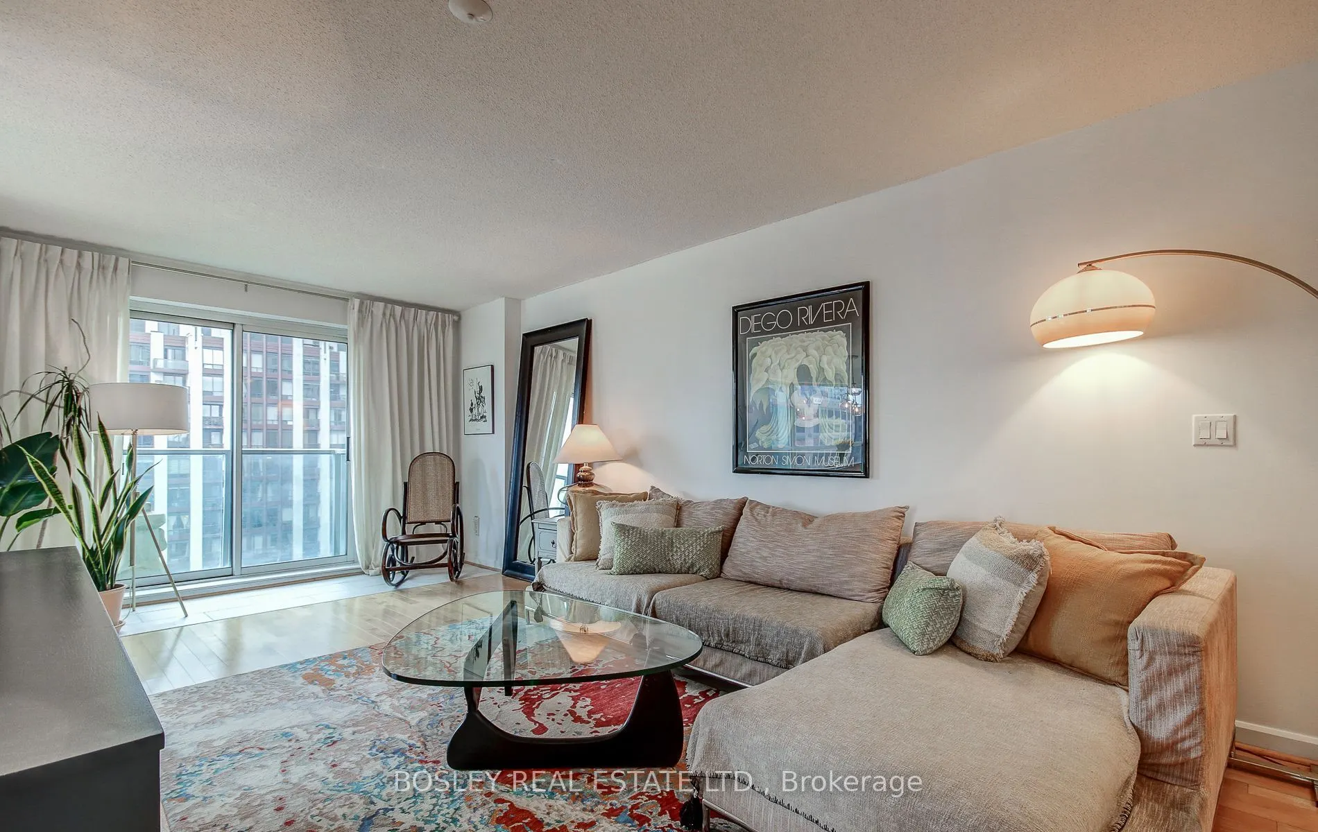 8 Park Road, #2010