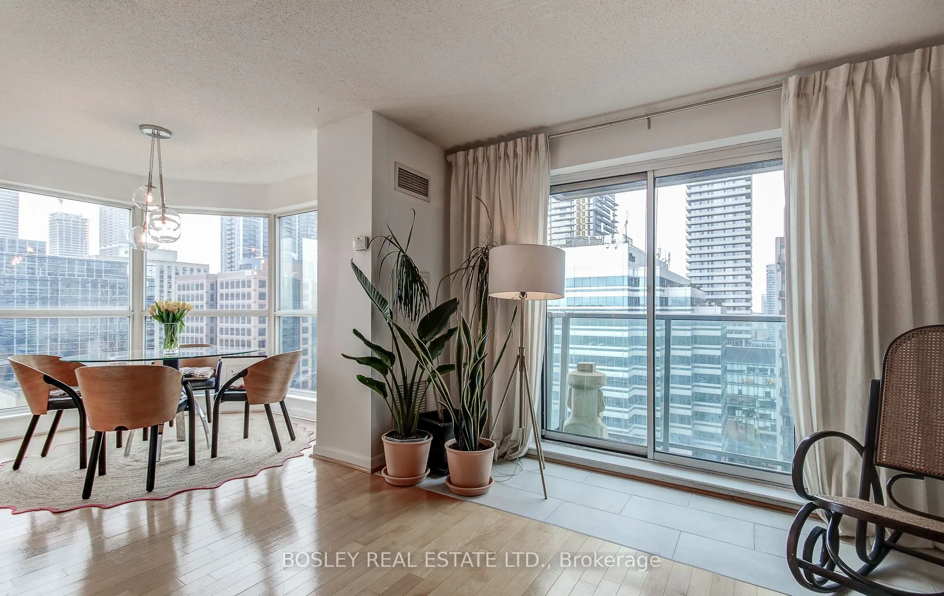 8 Park Road, #2010