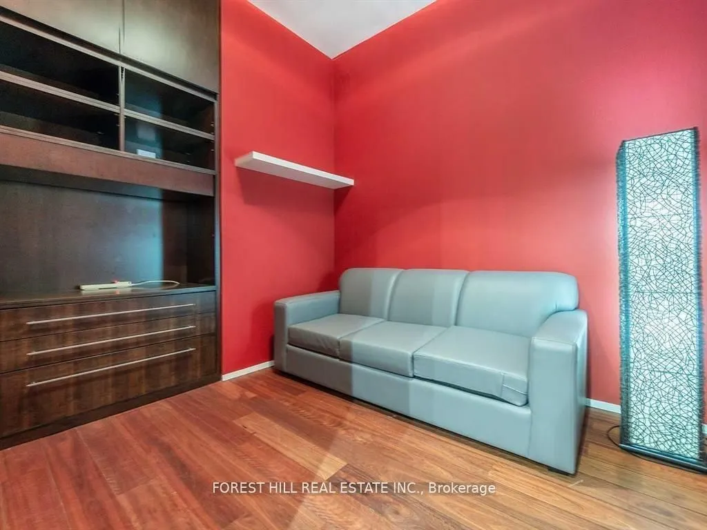 8 Wellesley Street E, #PH7