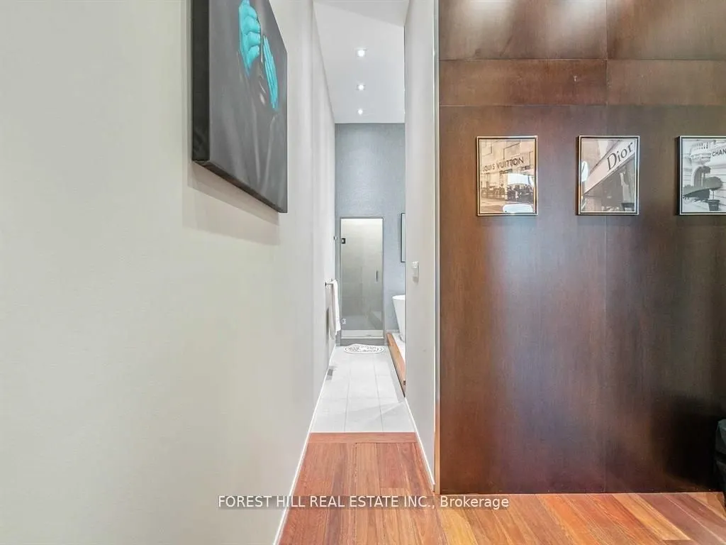 8 Wellesley Street E, #PH7