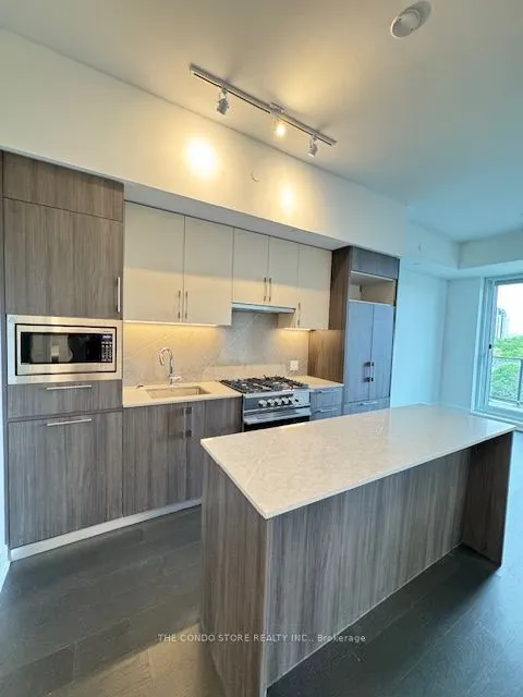 8 Manor Road W, #704