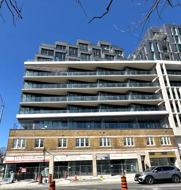 8 Manor Road W, #704