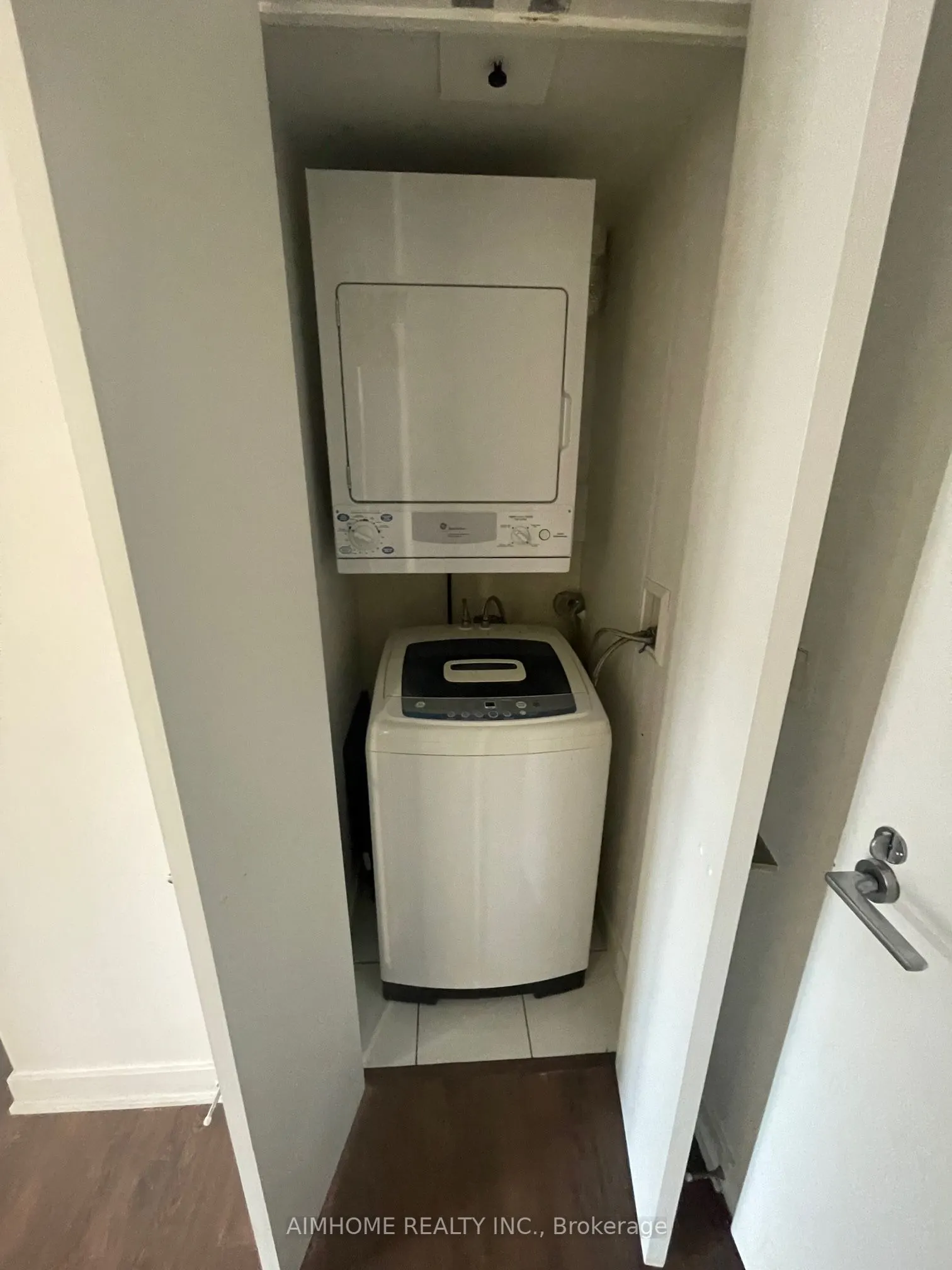 110 Charles Street E #803
