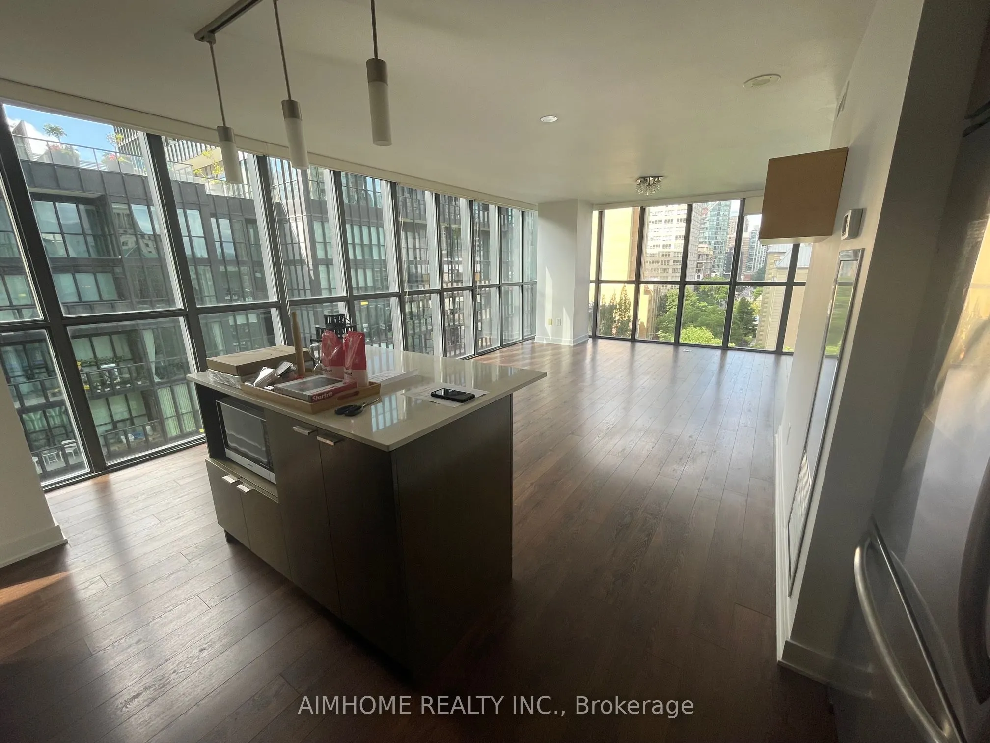 110 Charles Street E #803