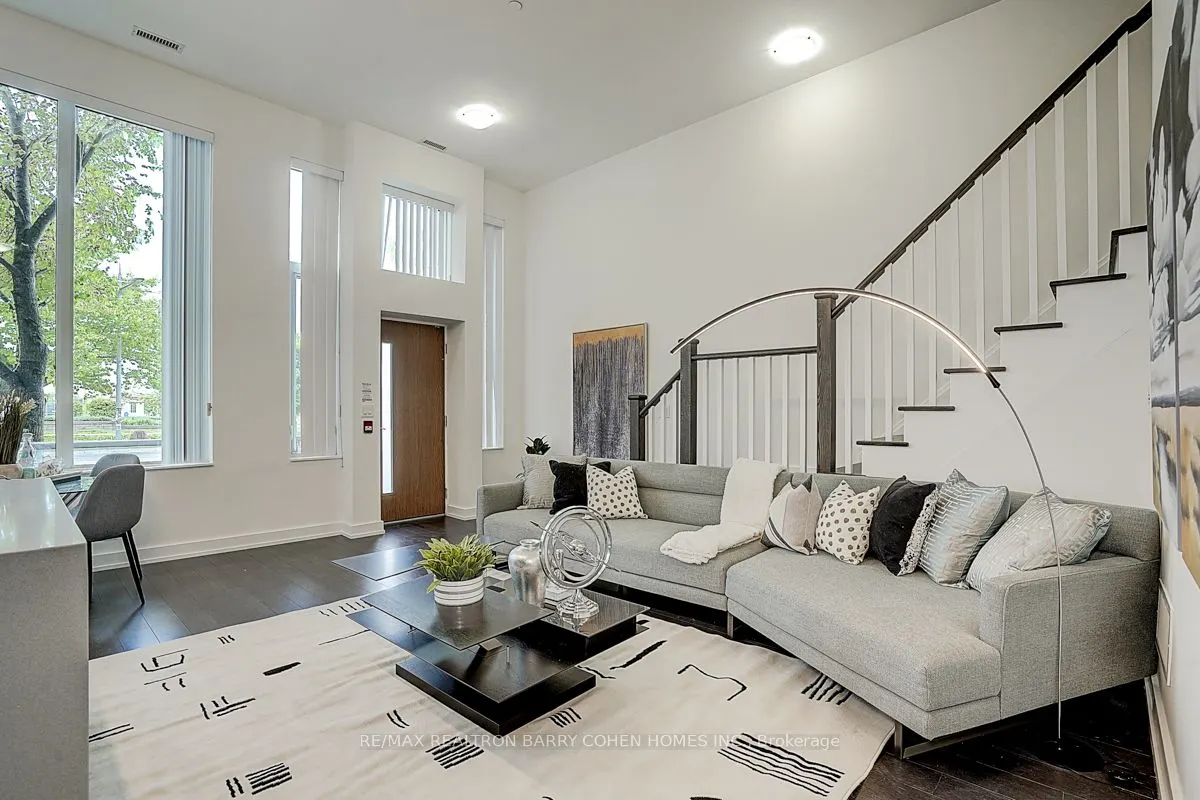 6 Parkwood Avenue #TH107