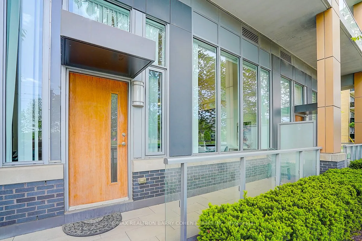 6 Parkwood Avenue #TH107