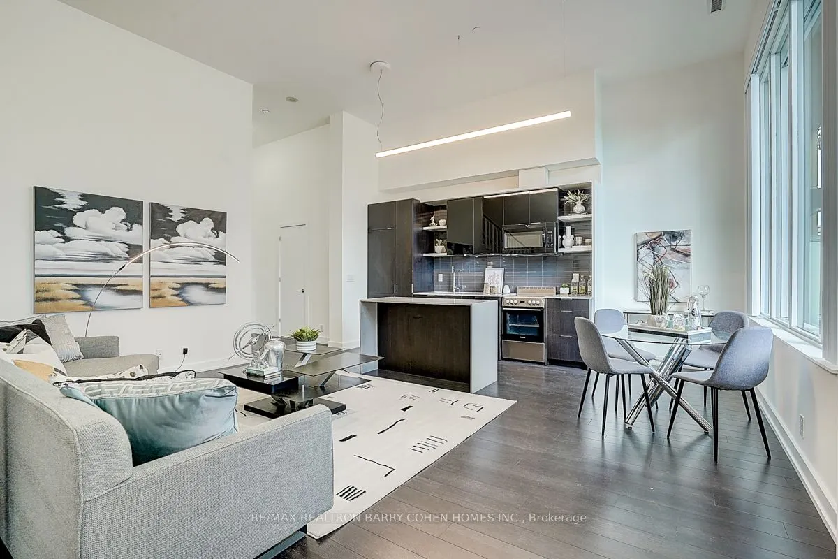 6 Parkwood Avenue #TH107