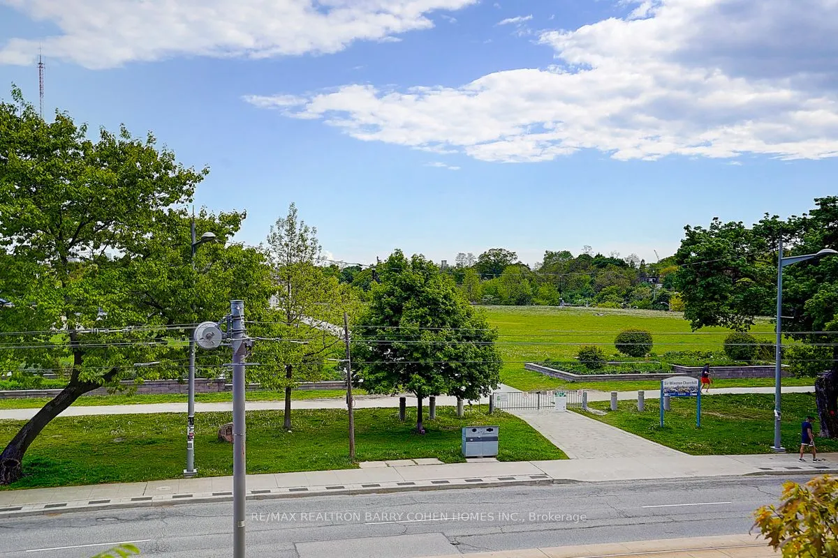 6 Parkwood Avenue #TH107