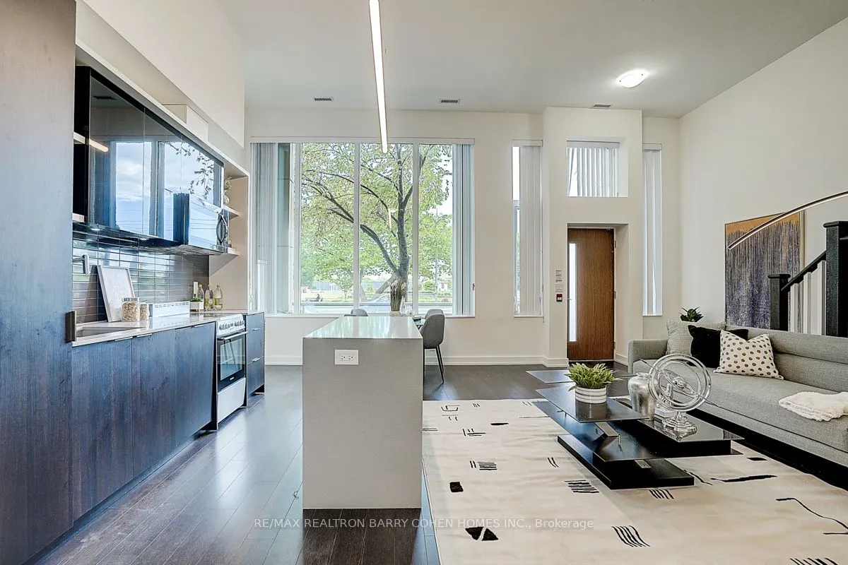6 Parkwood Avenue #TH107