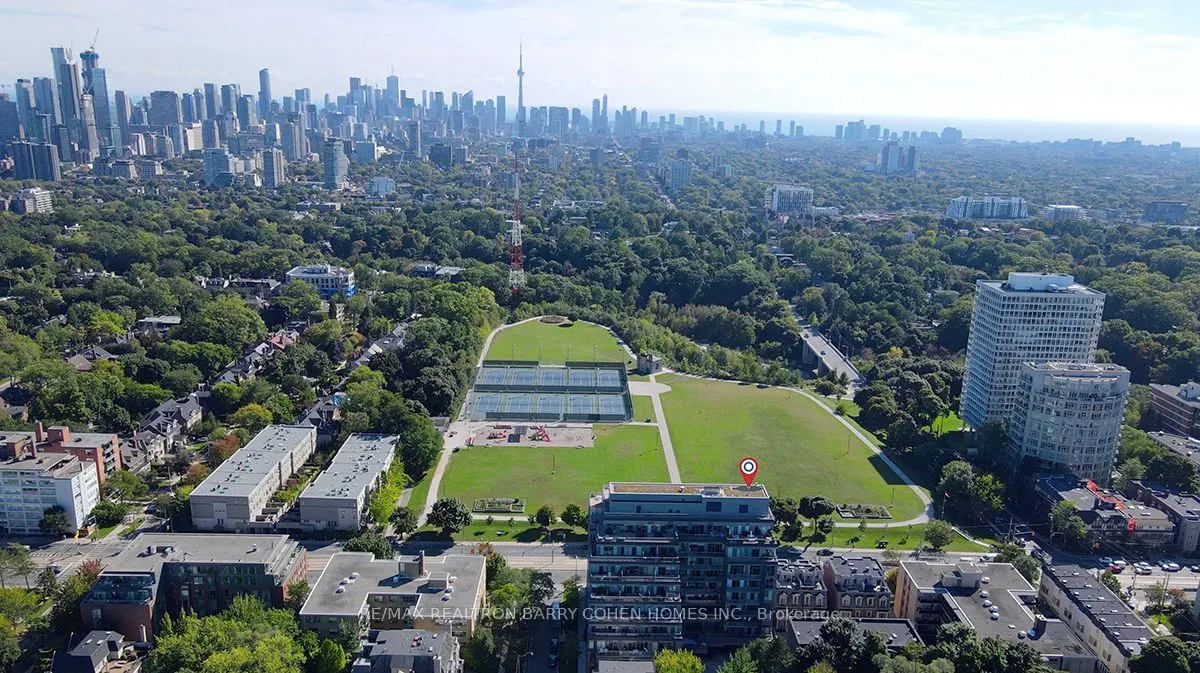 6 Parkwood Avenue #TH107
