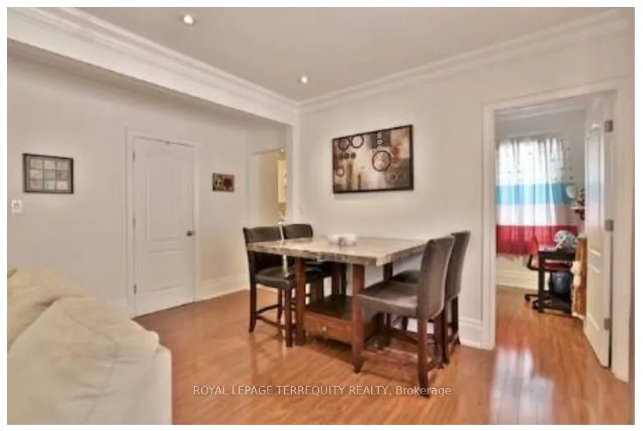 78 Lawrence Avenue W