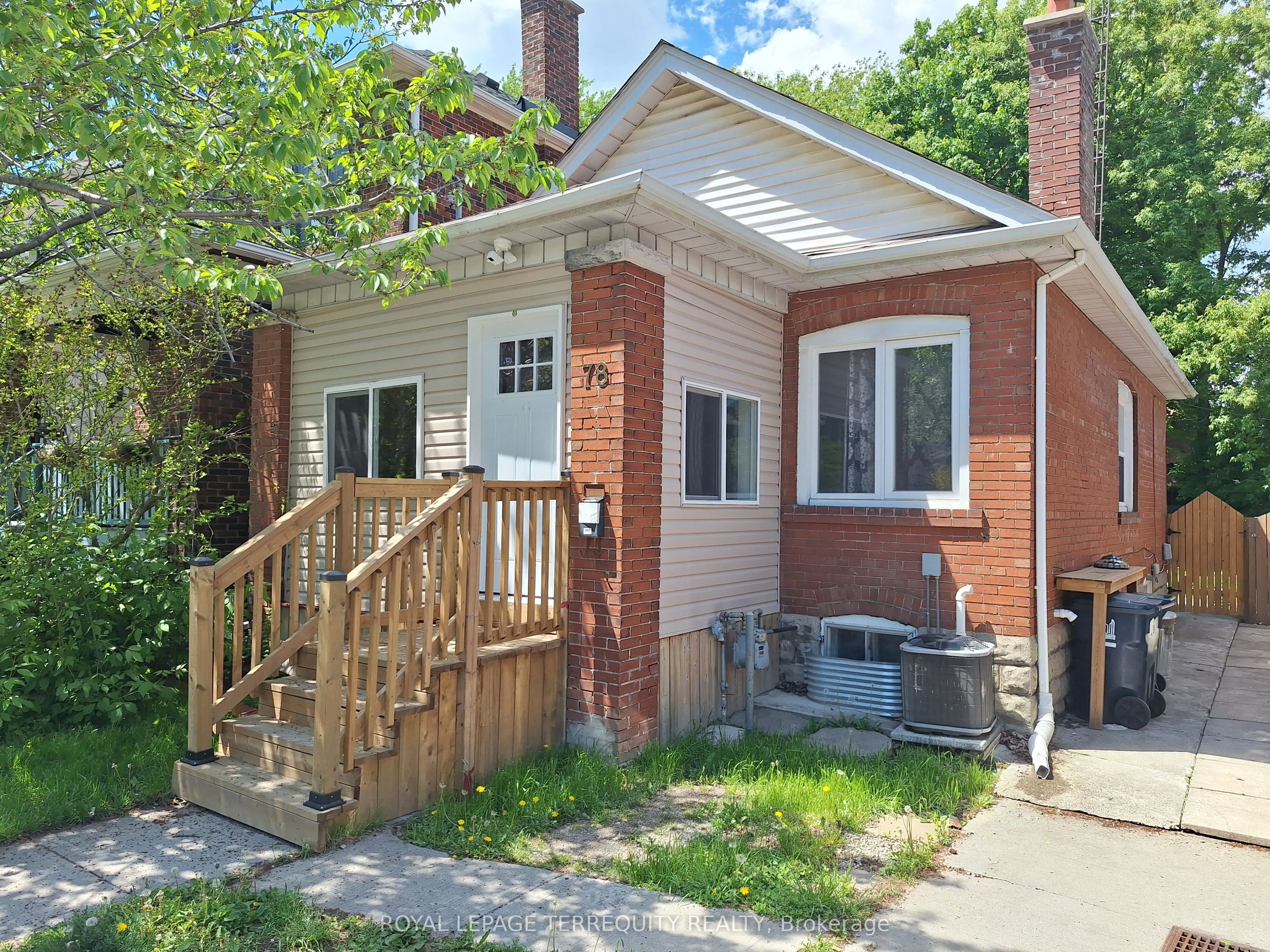 78 Lawrence Avenue W