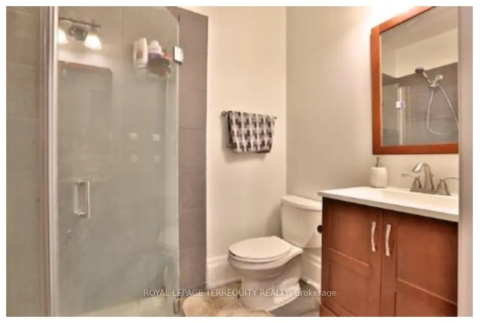 78 Lawrence Avenue W