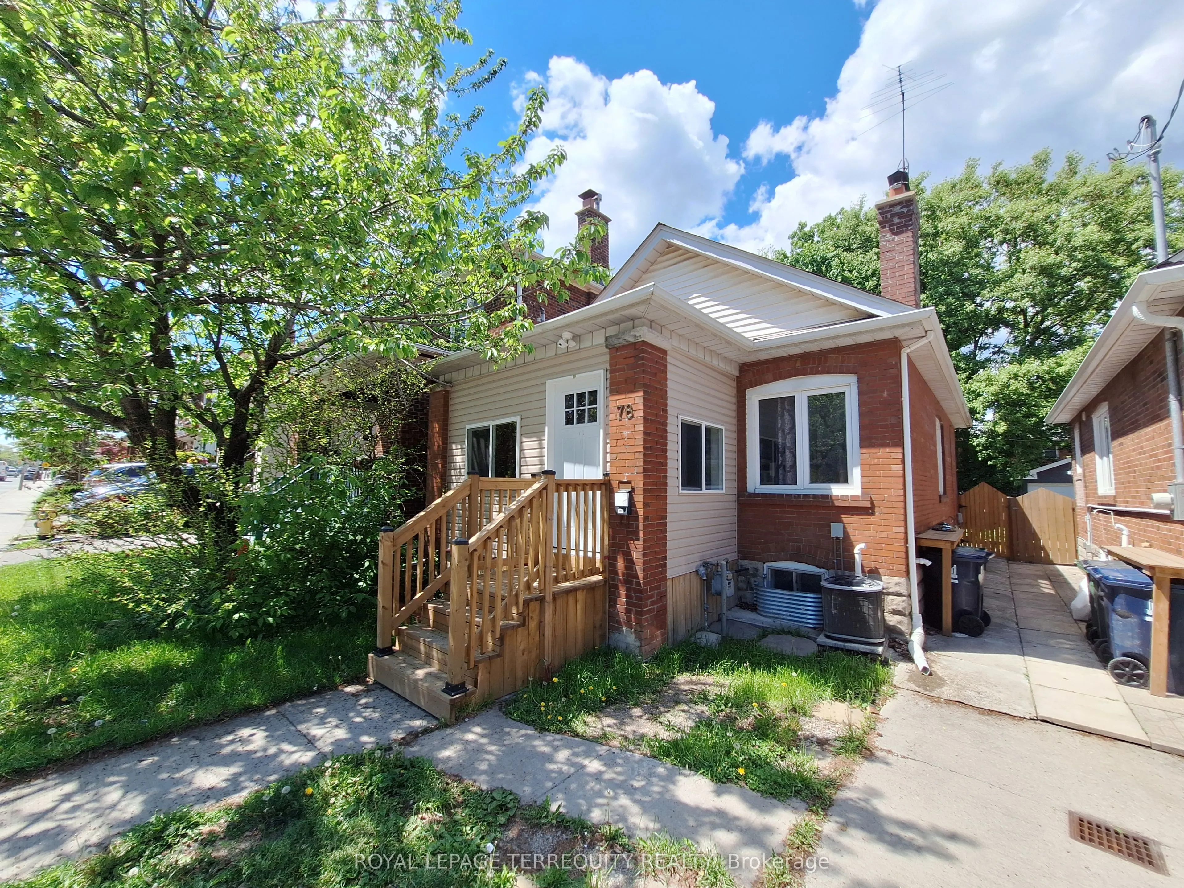 78 Lawrence Avenue W
