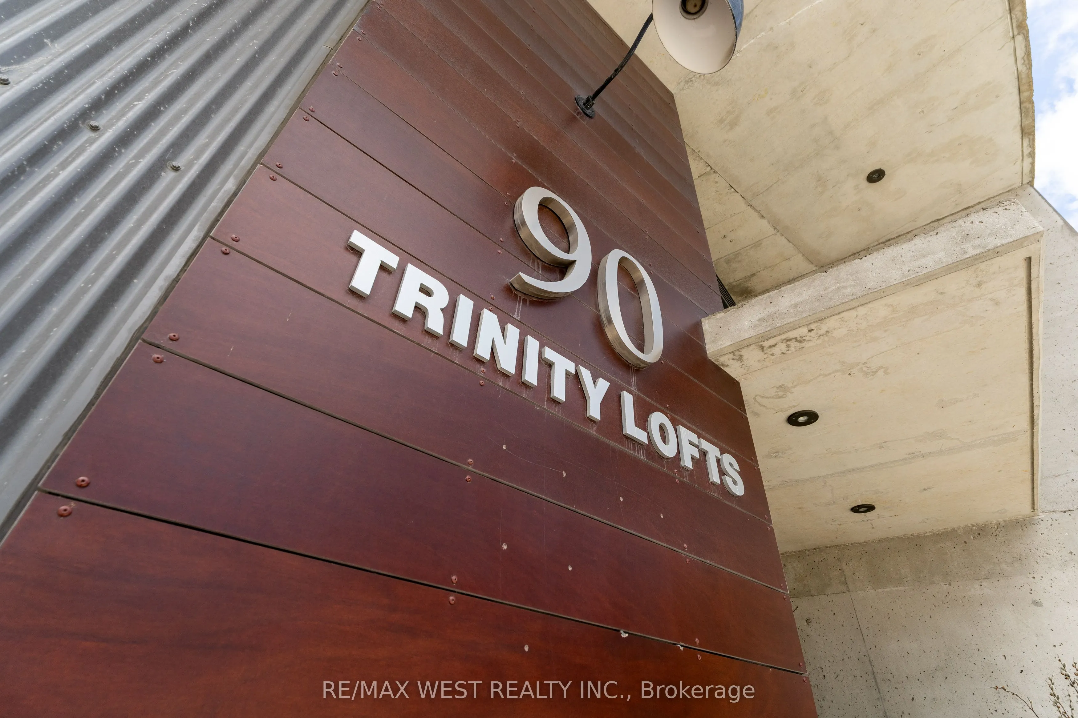 90 Trinity Street #303