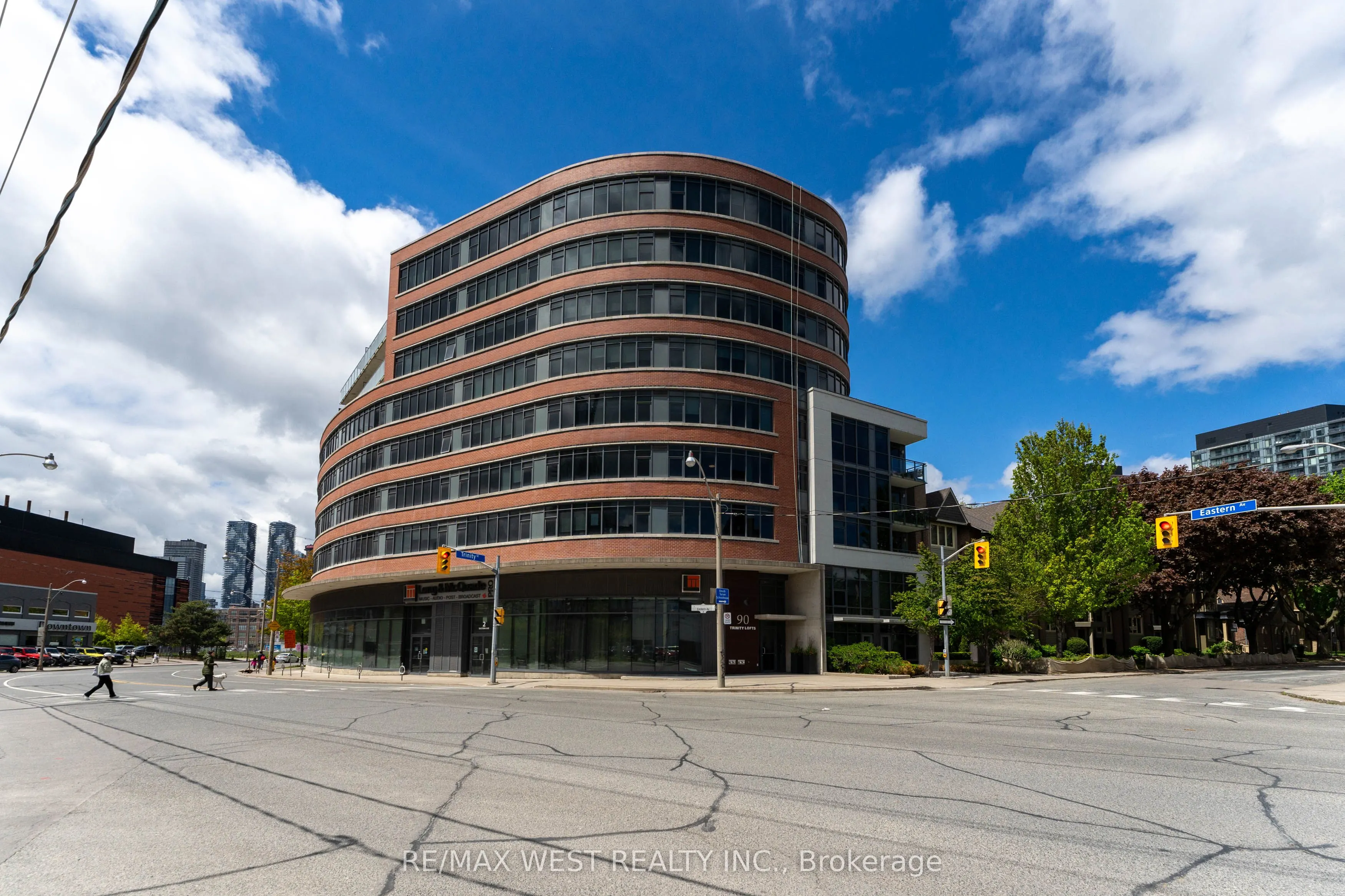 90 Trinity Street #303