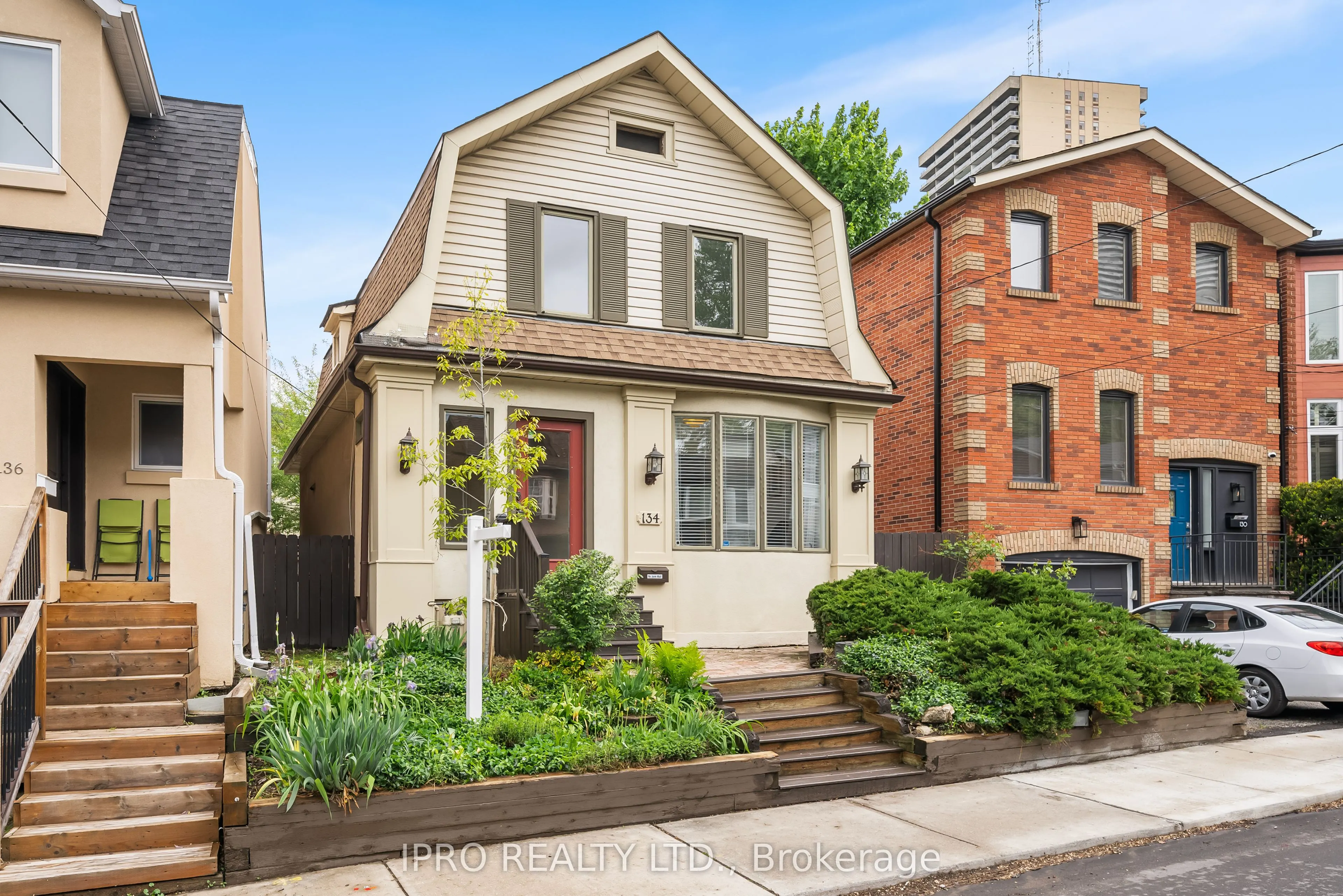 134 Helendale Avenue