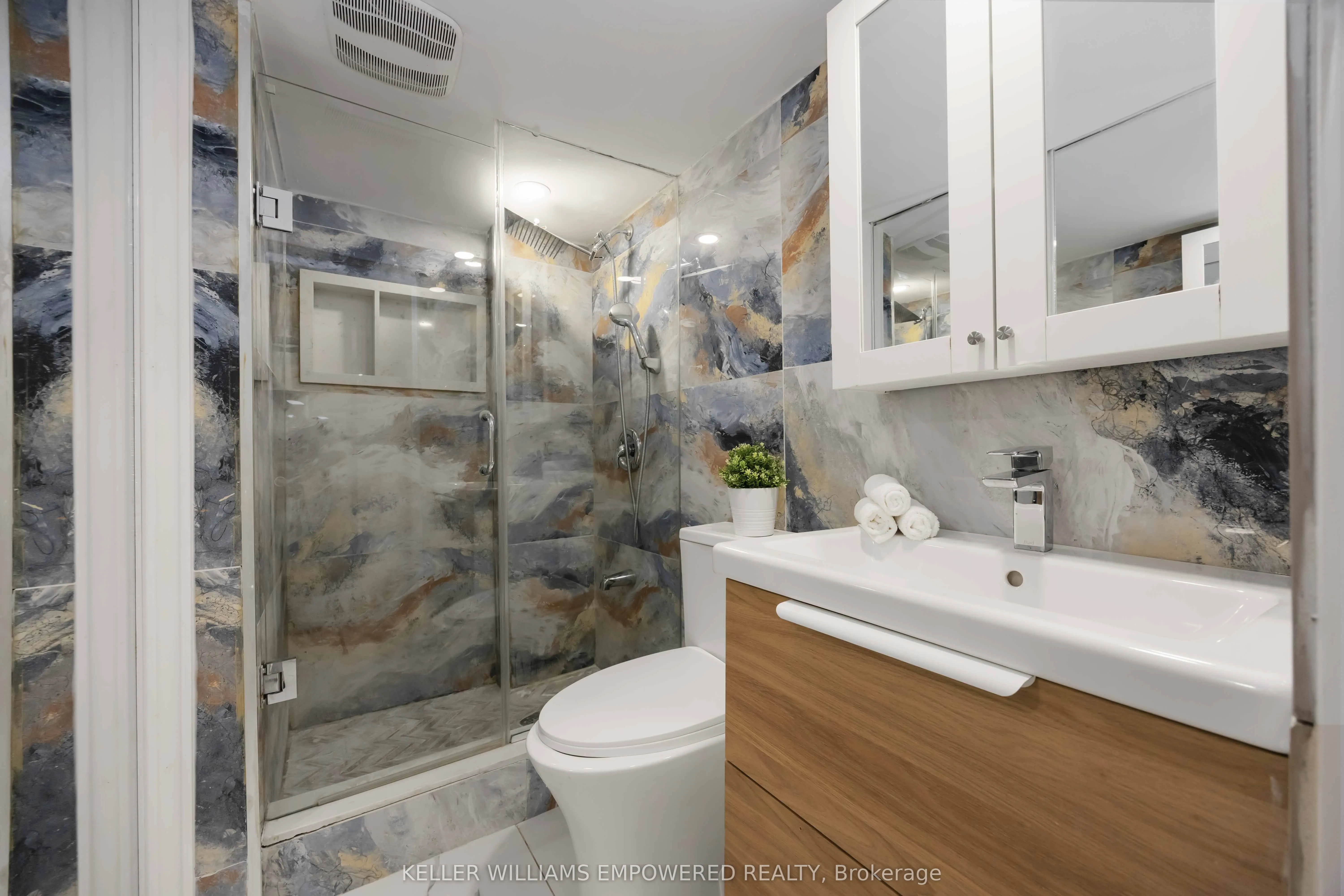 112 Kingslake Road