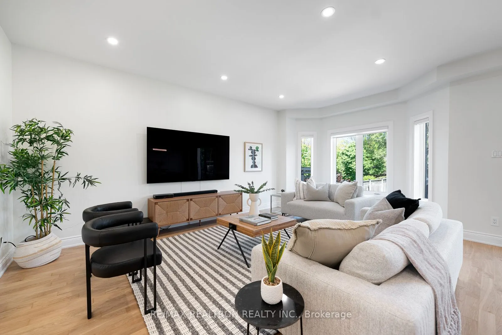 24 Model Avenue