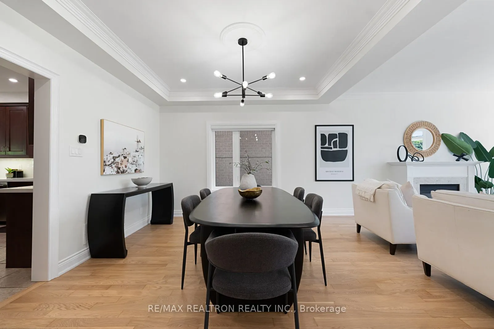 24 Model Avenue