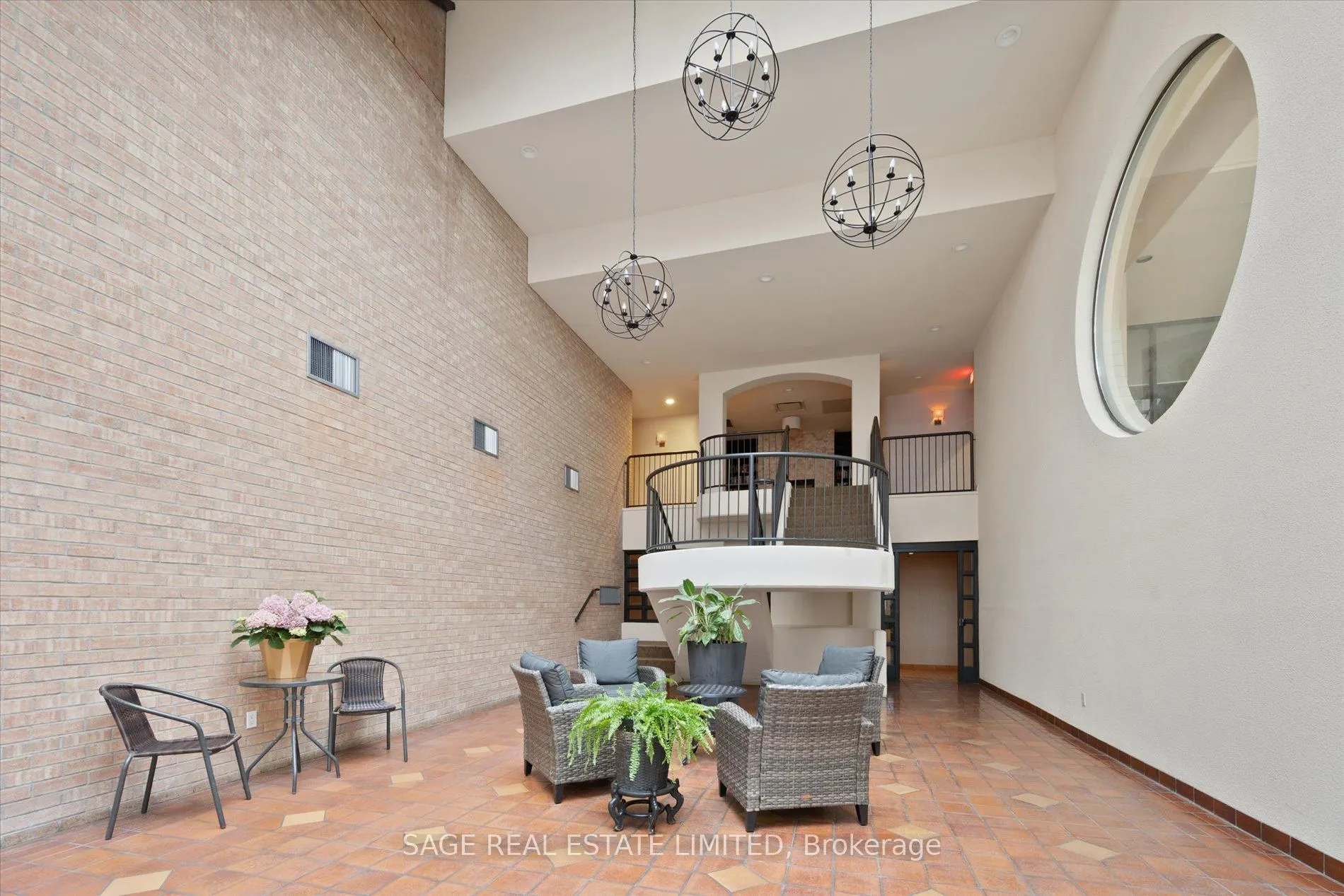 160 Frederick Street, #305