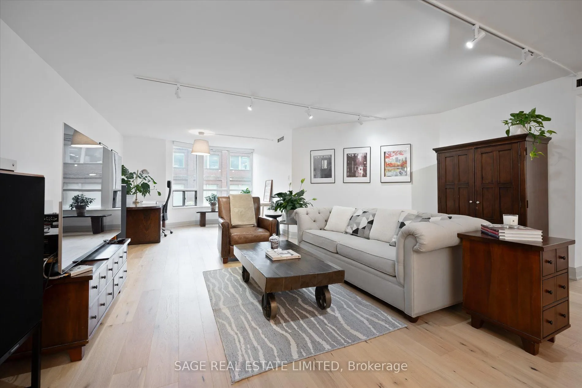 160 Frederick Street, #305