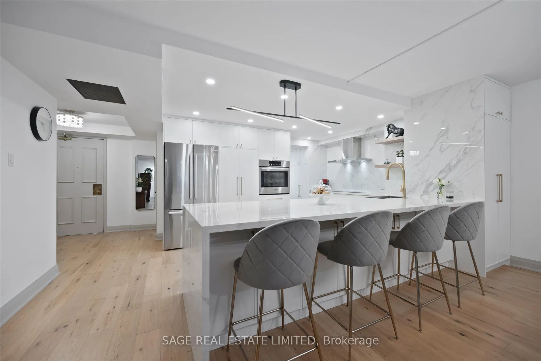 160 Frederick Street, #305