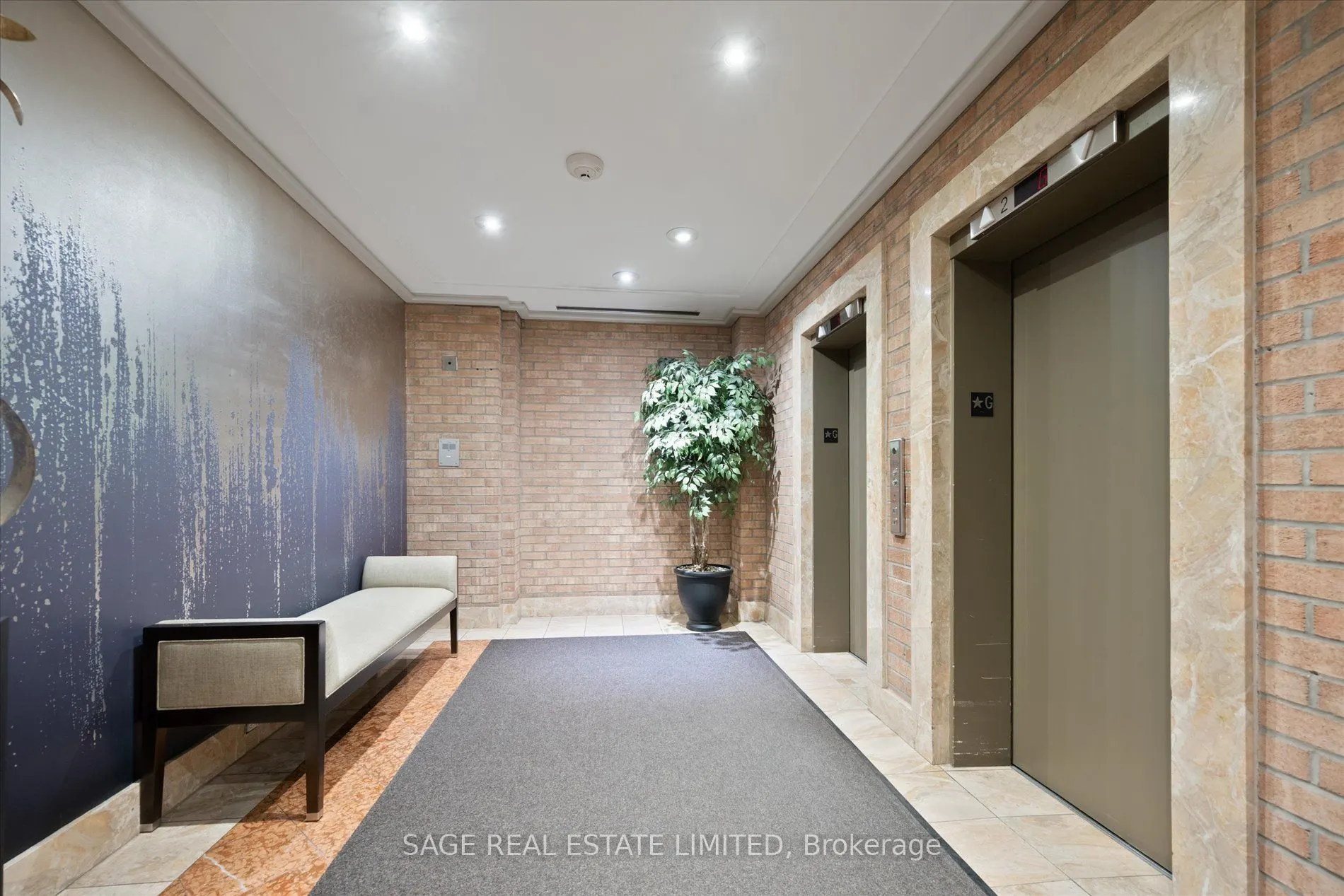 160 Frederick Street, #305