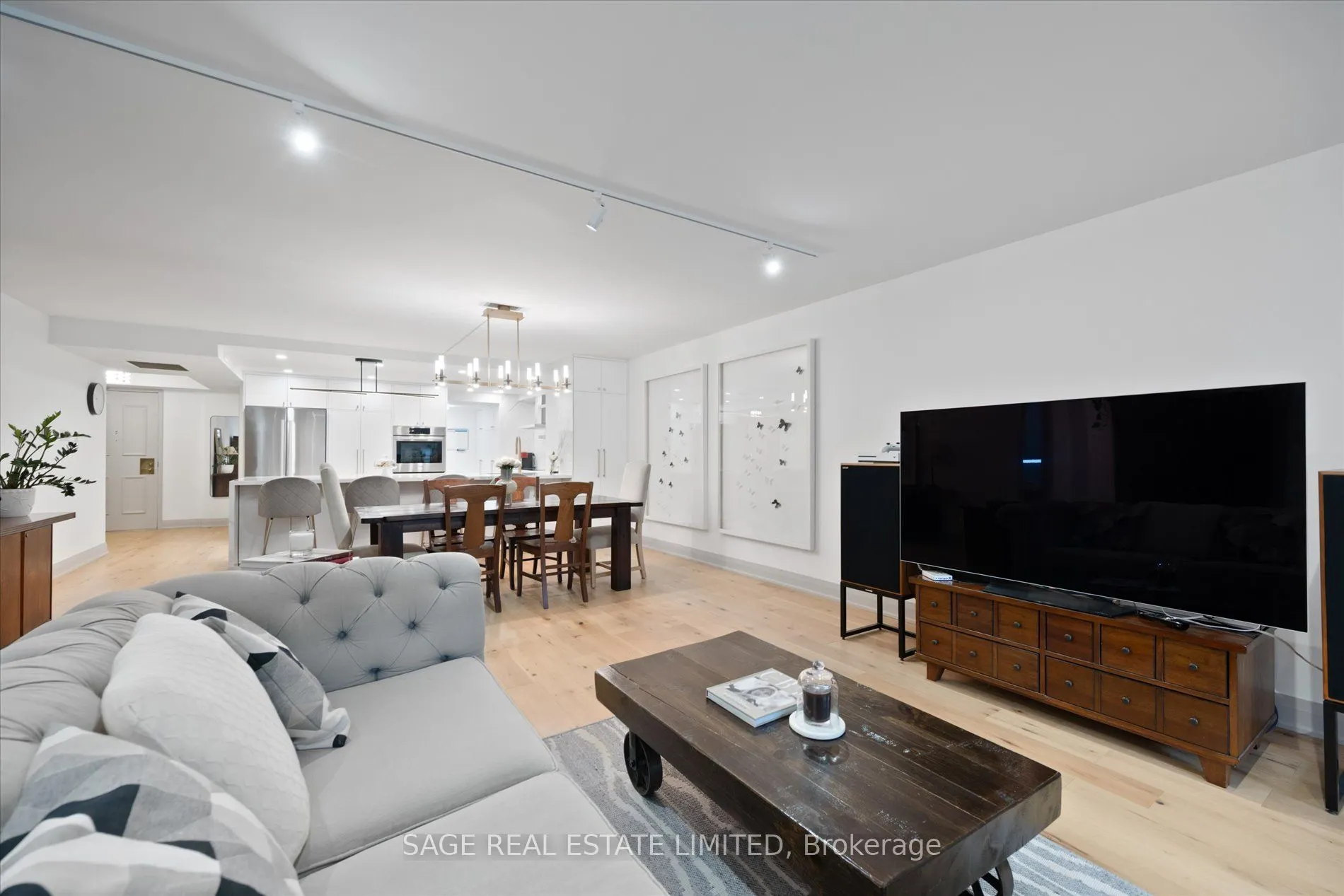 160 Frederick Street, #305