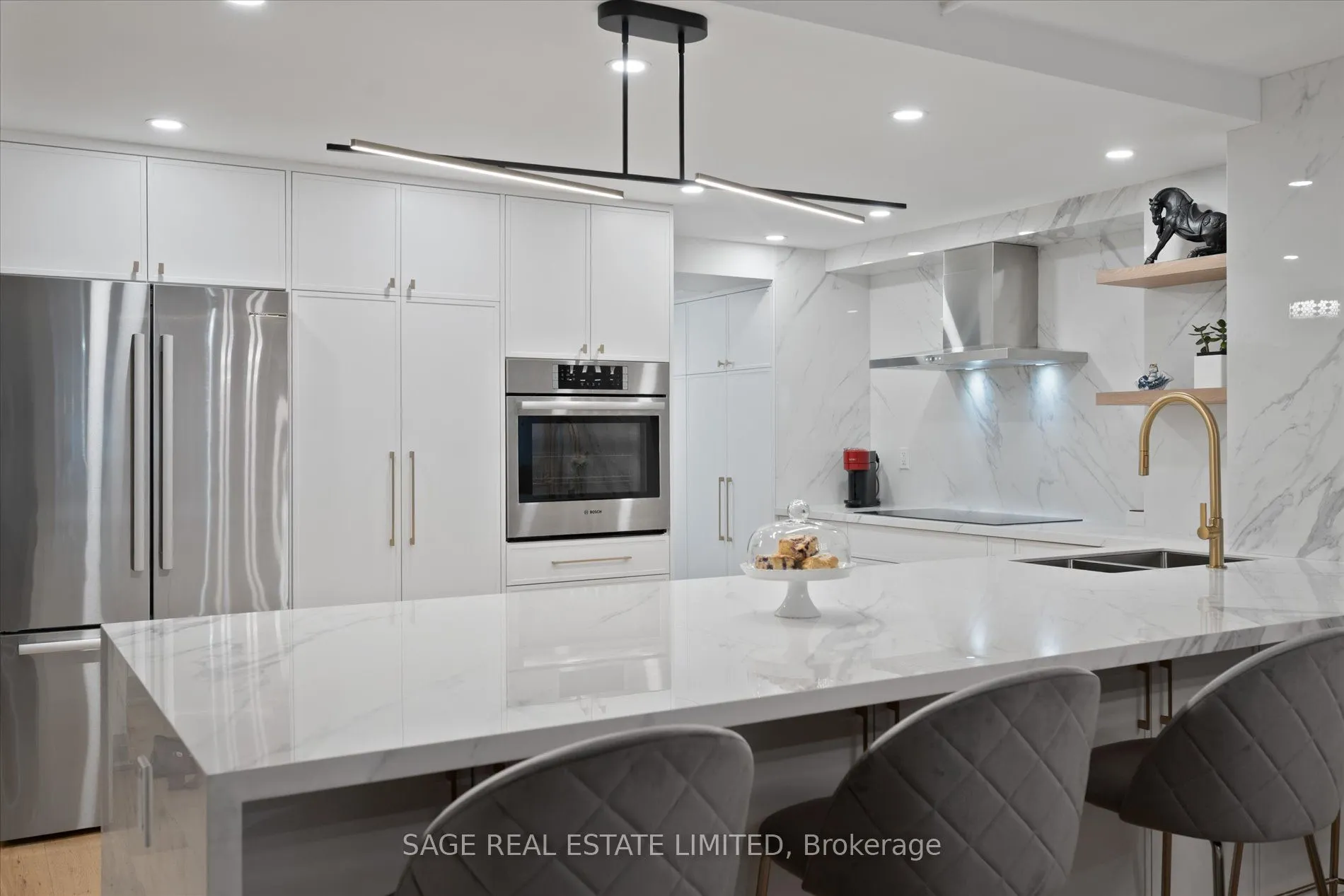 160 Frederick Street, #305
