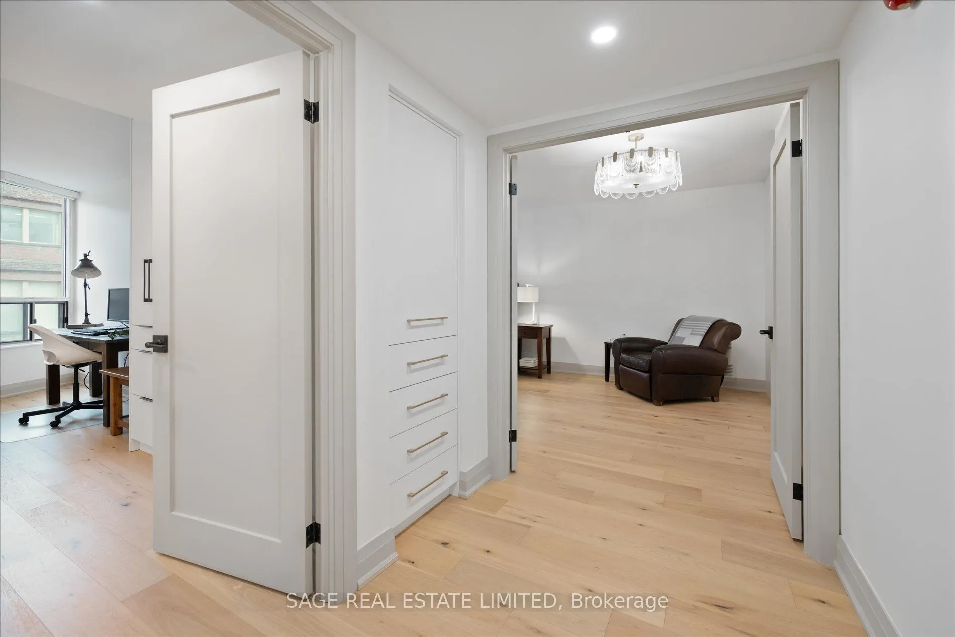 160 Frederick Street, #305