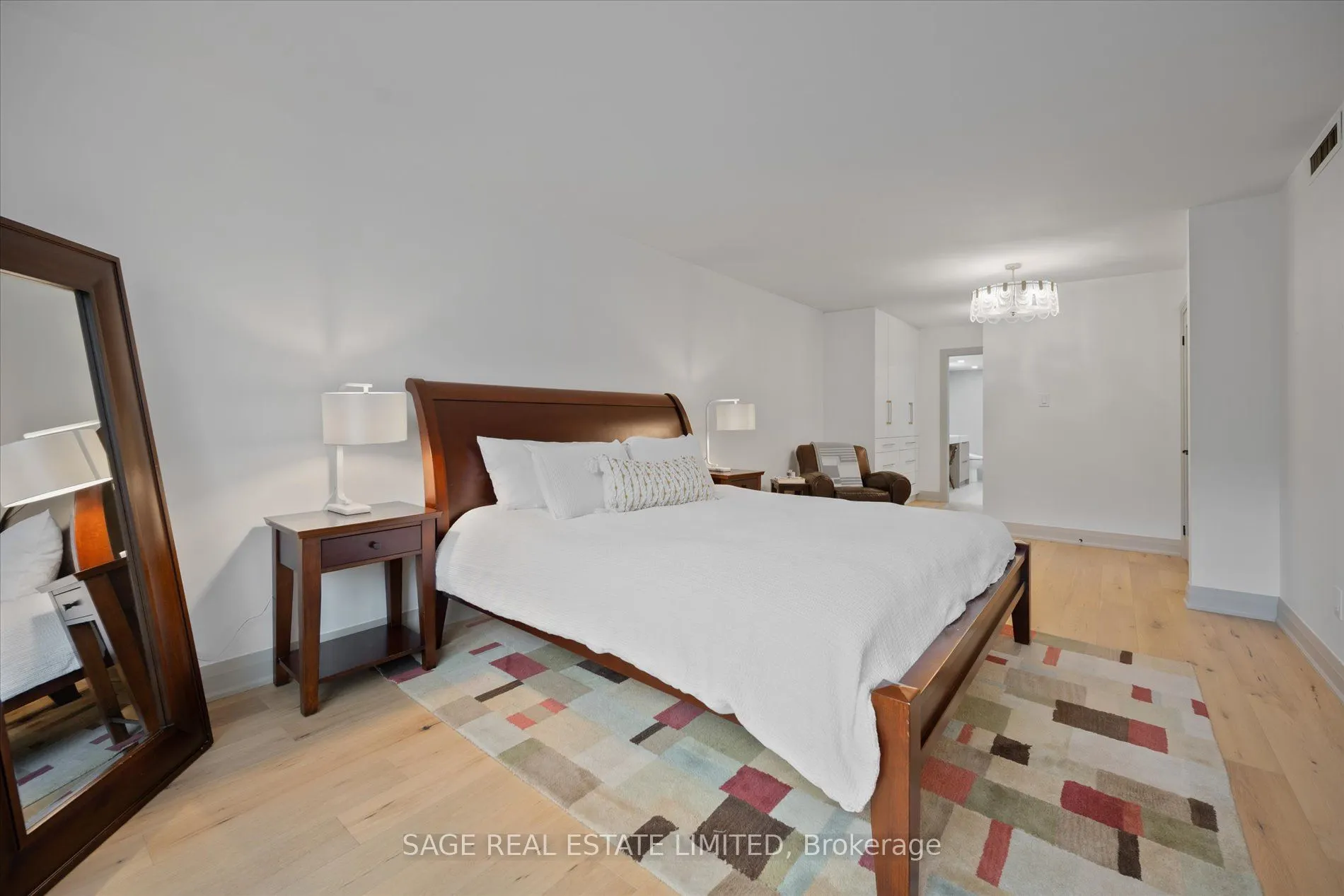 160 Frederick Street, #305