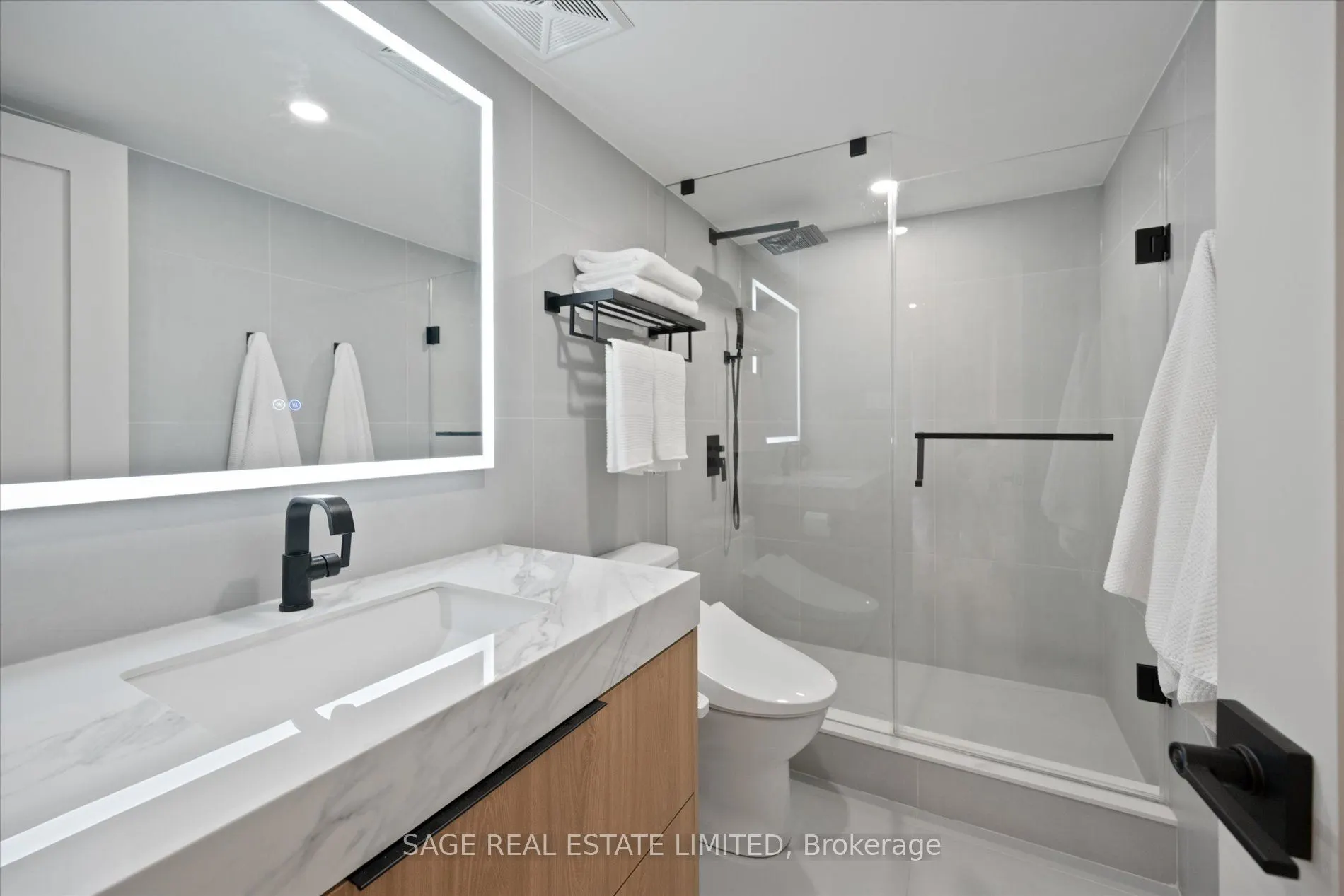 160 Frederick Street, #305