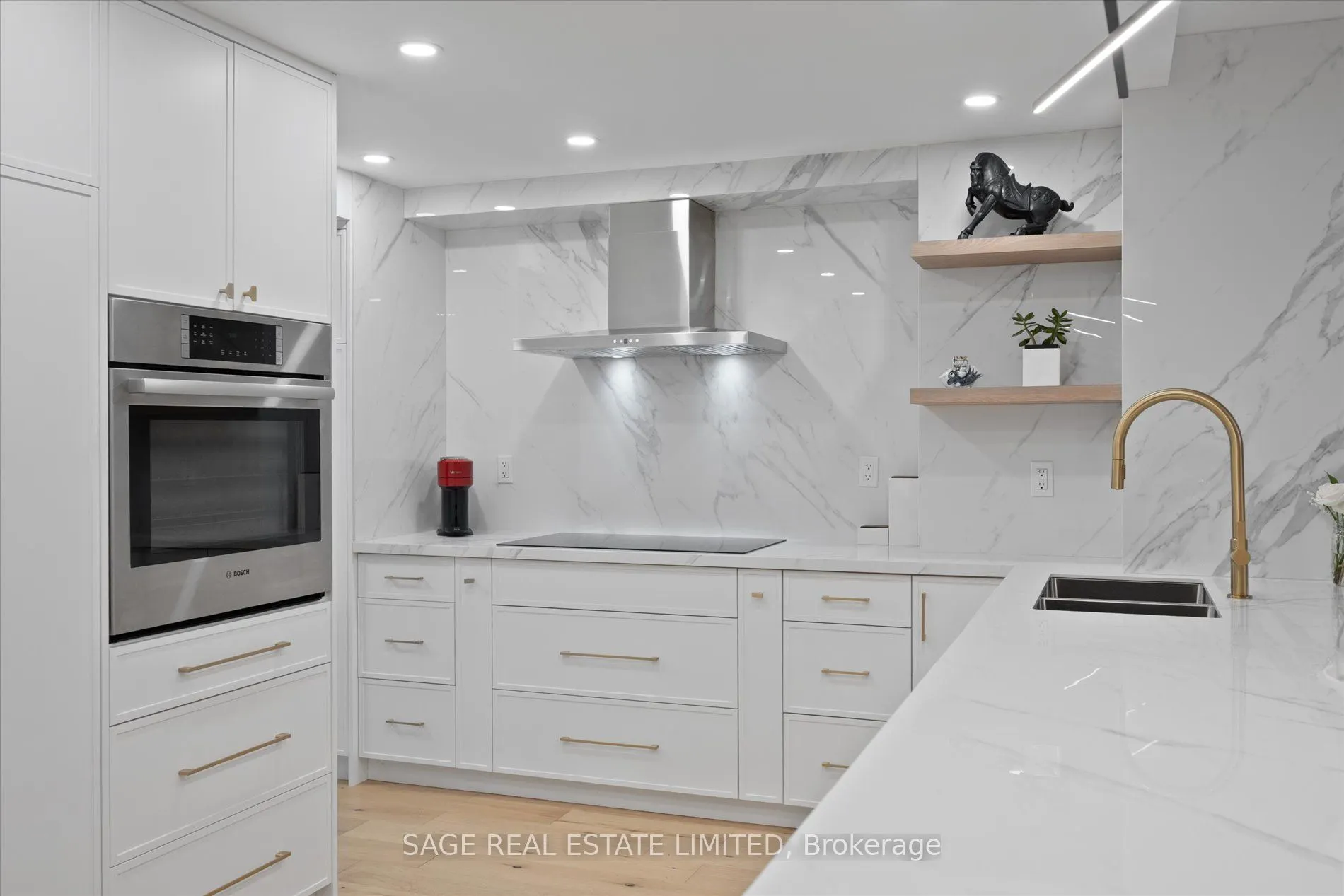 160 Frederick Street, #305
