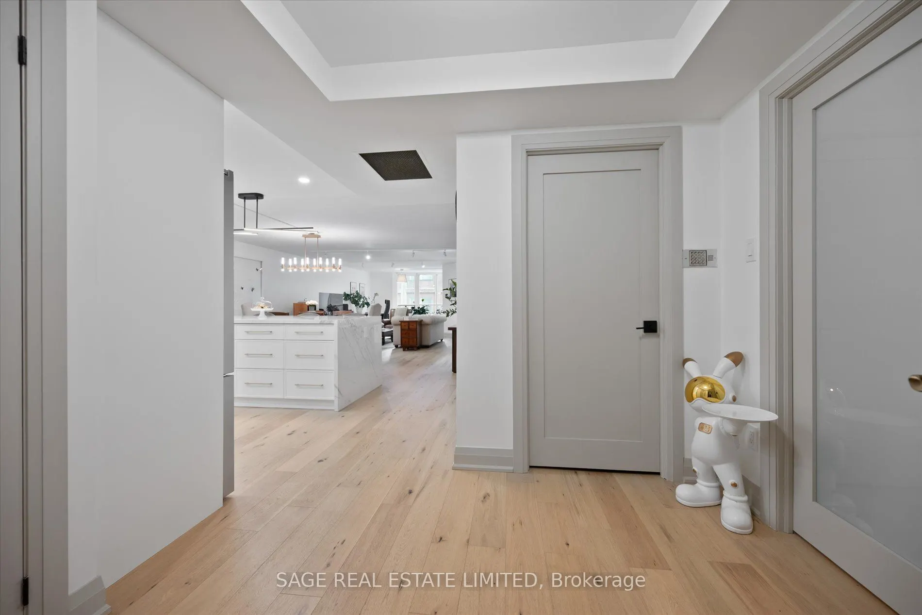 160 Frederick Street, #305