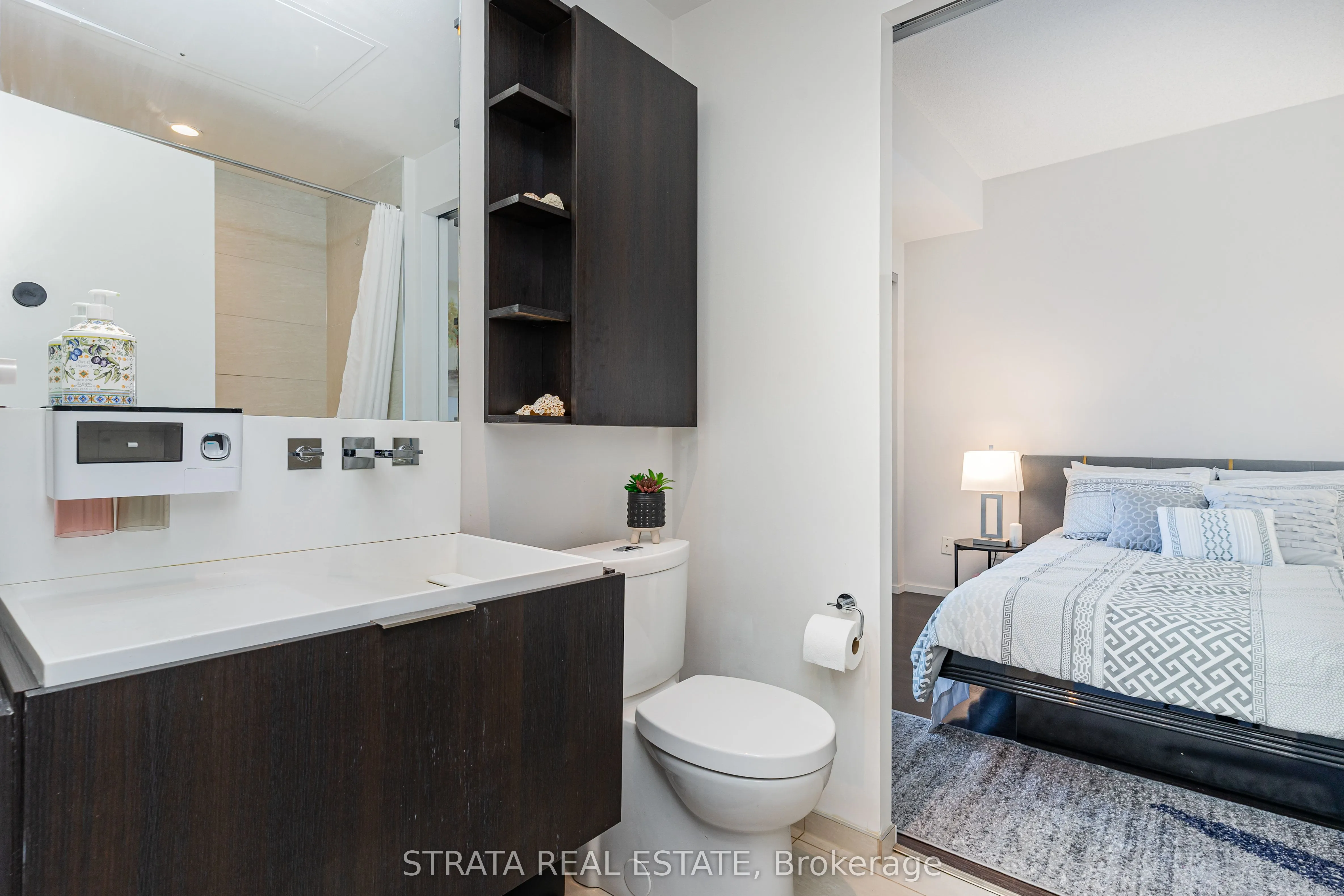 101 Charles Street E #4608