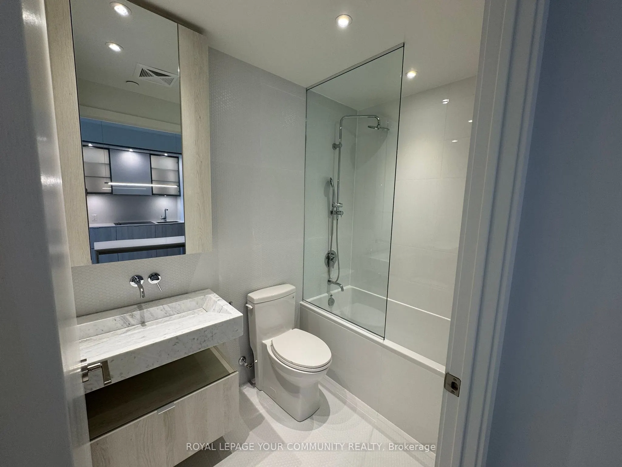 11 Yorkville Avenue, #2204