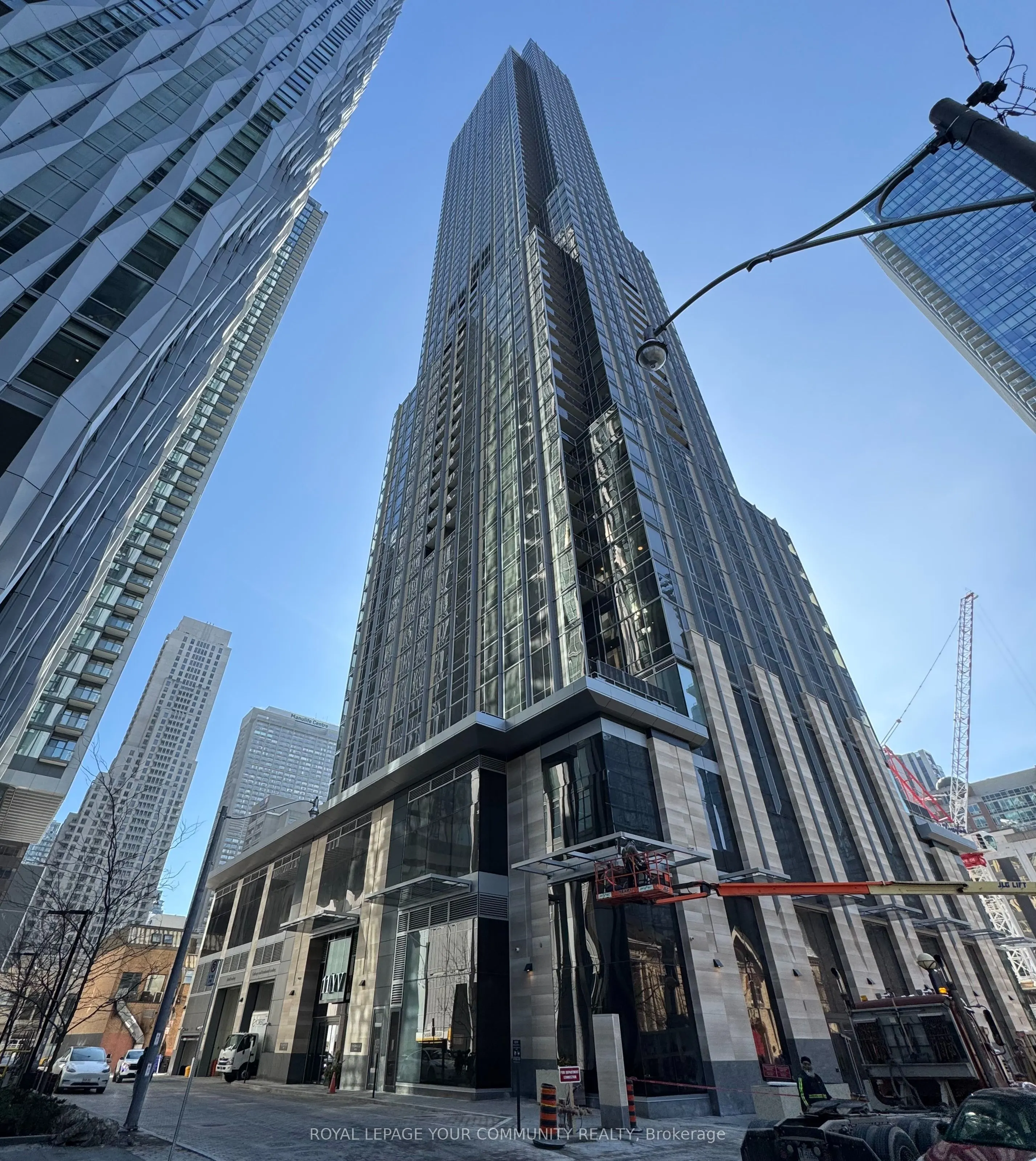 11 Yorkville Avenue, #2204