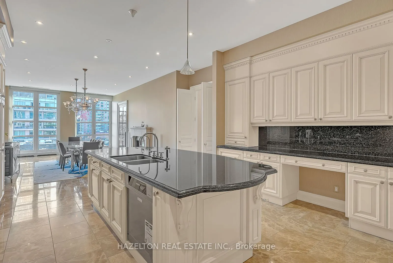 118 Yorkville Avenue, #601