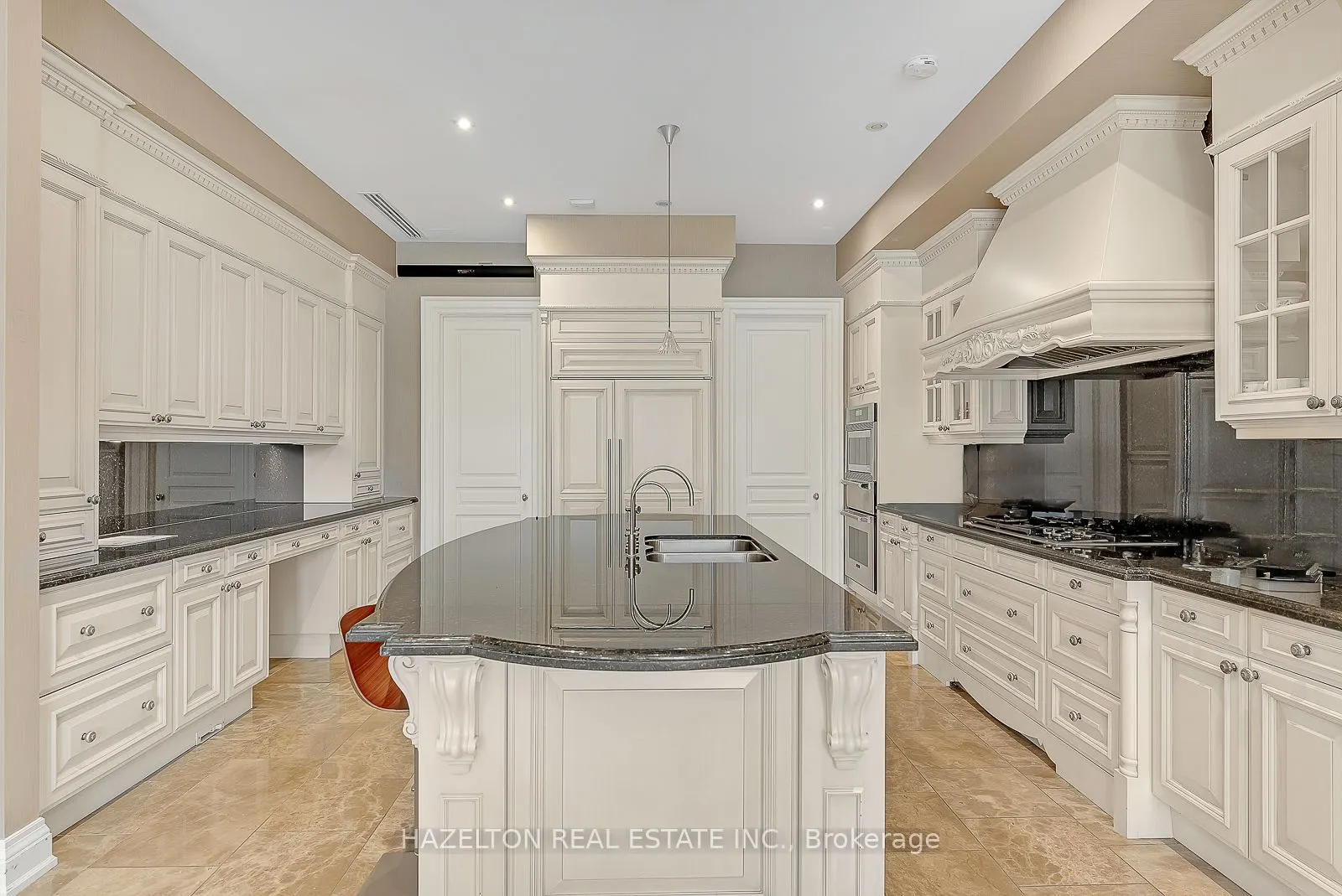 118 Yorkville Avenue, #601