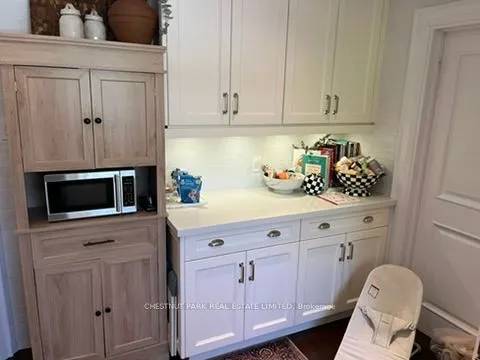 883 Avenue Road, ##2