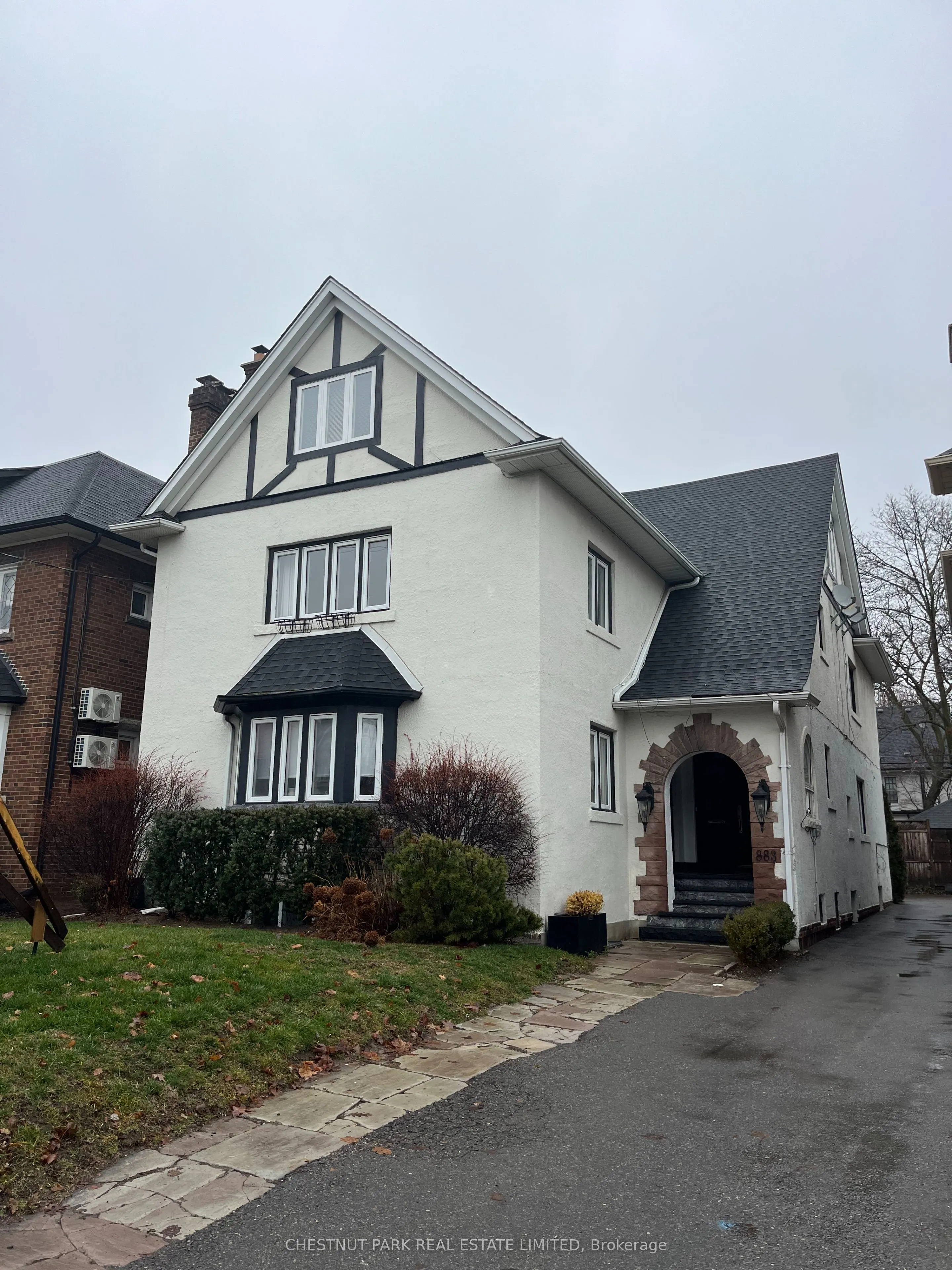 883 Avenue Road, ##2