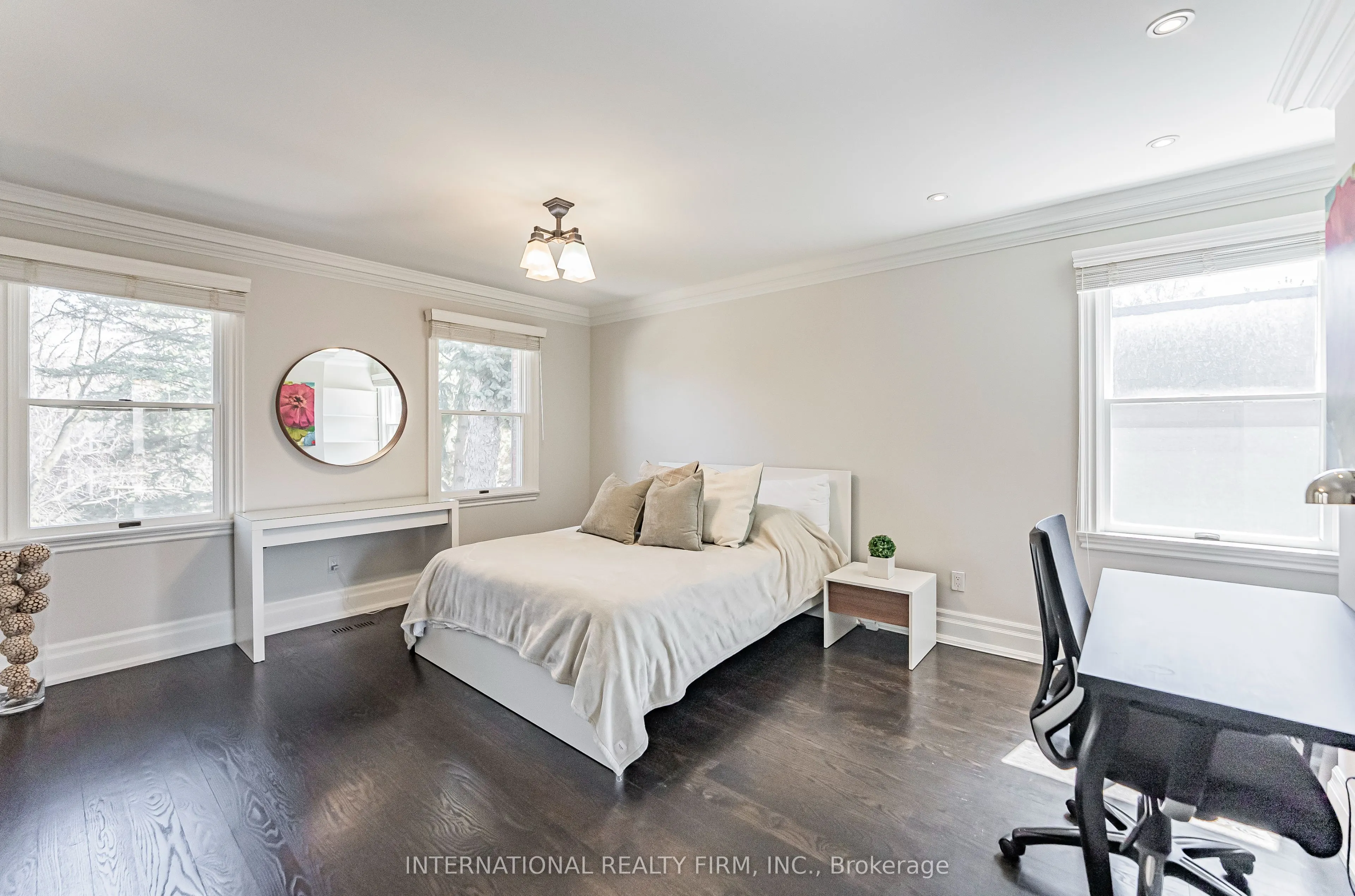 6 Penwood Crescent