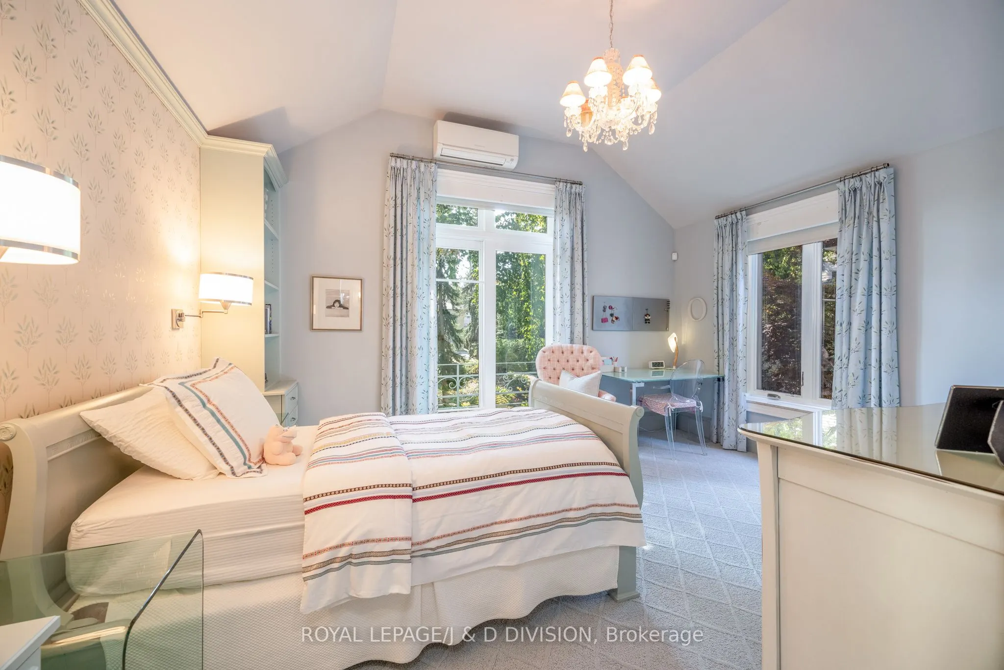 12 Forest Glen Crescent