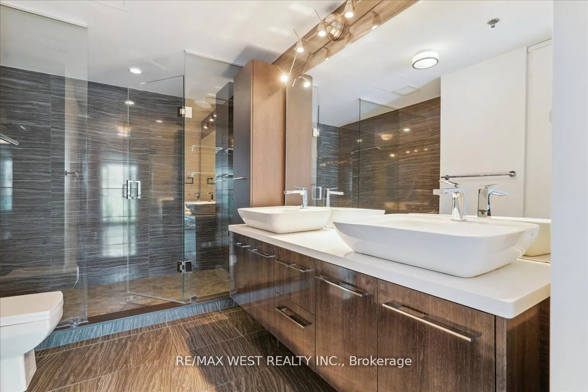 220 George Street, #903