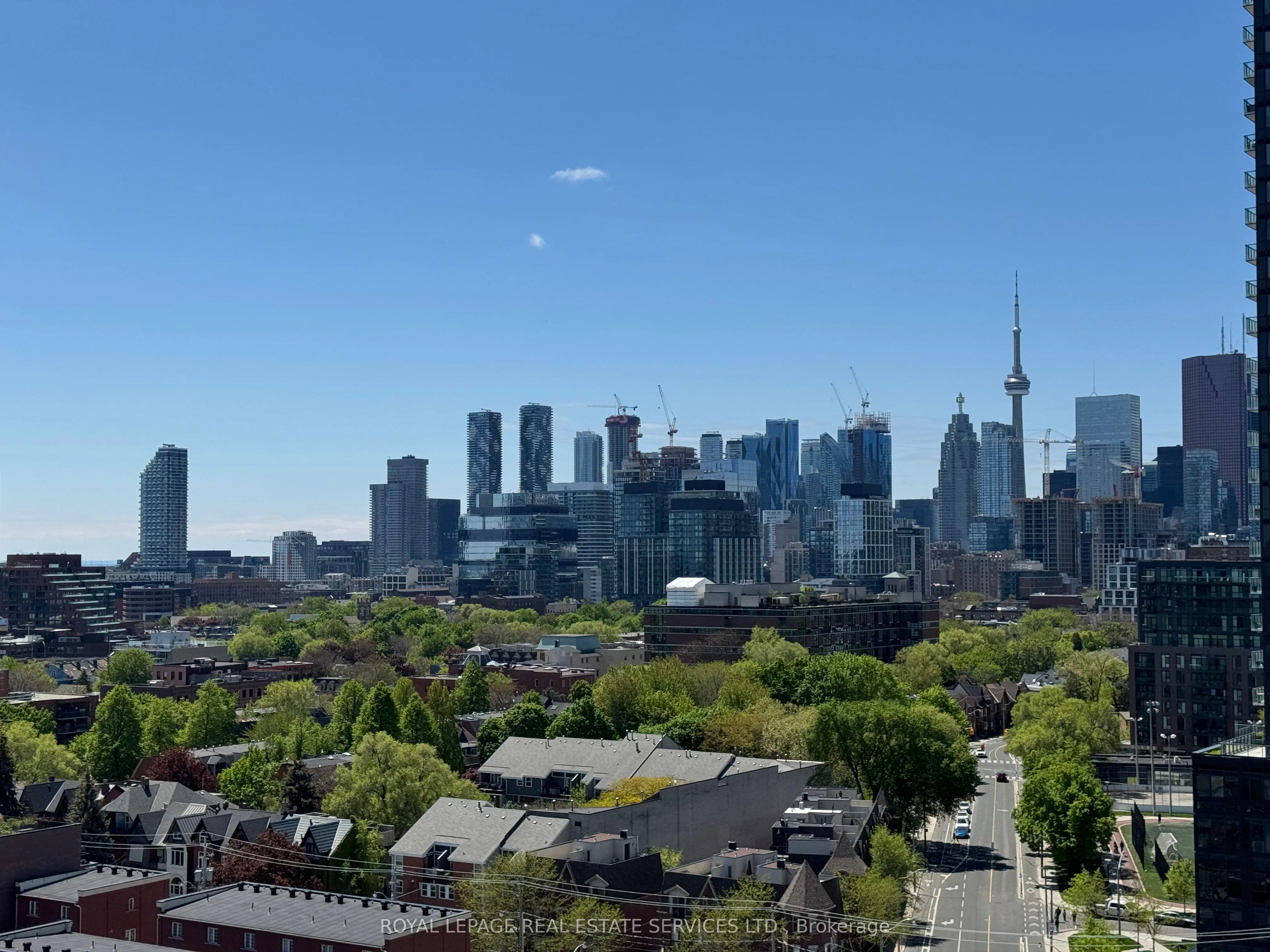 5 Defries Street N, #208