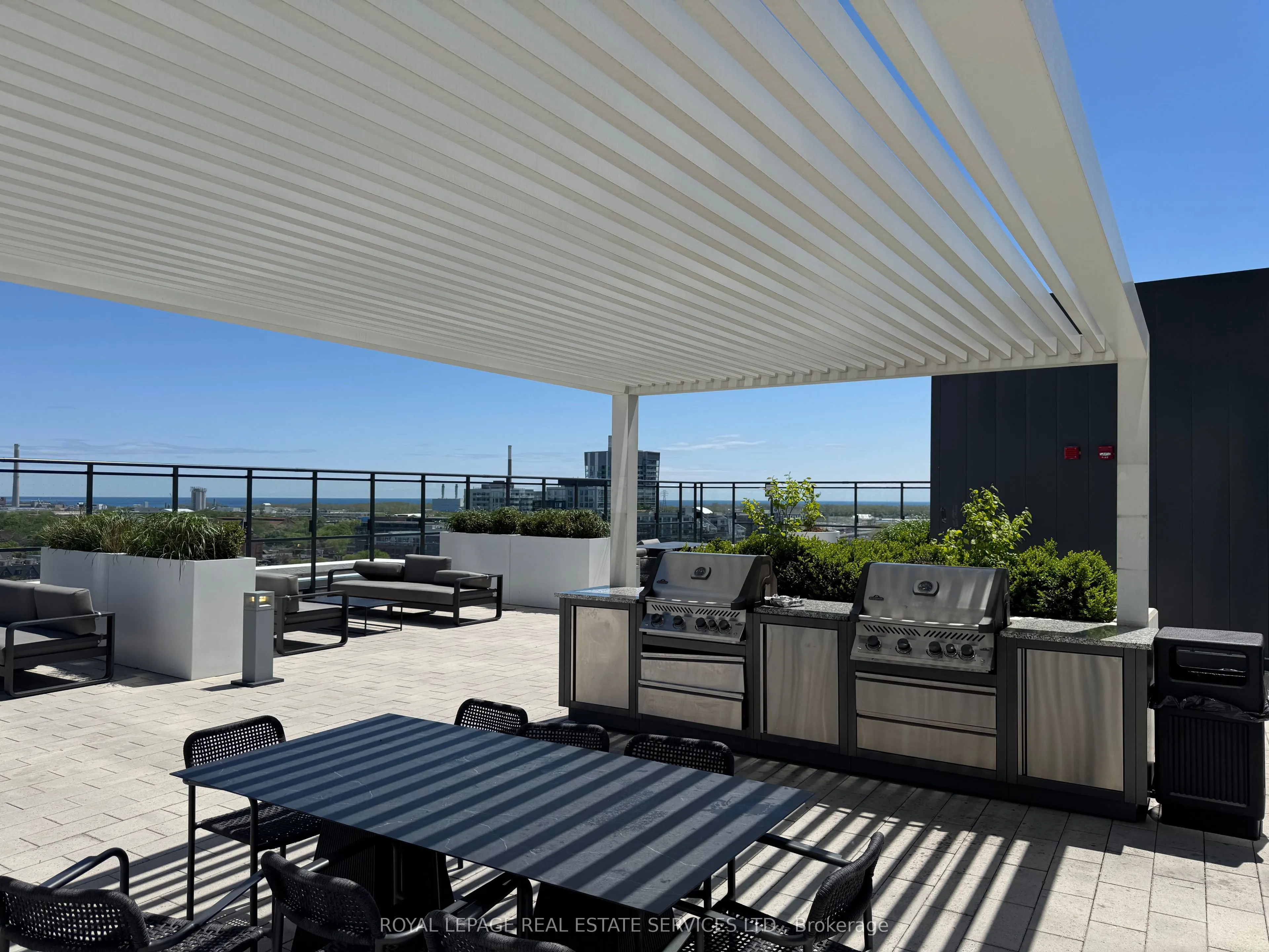 5 Defries Street N, #208