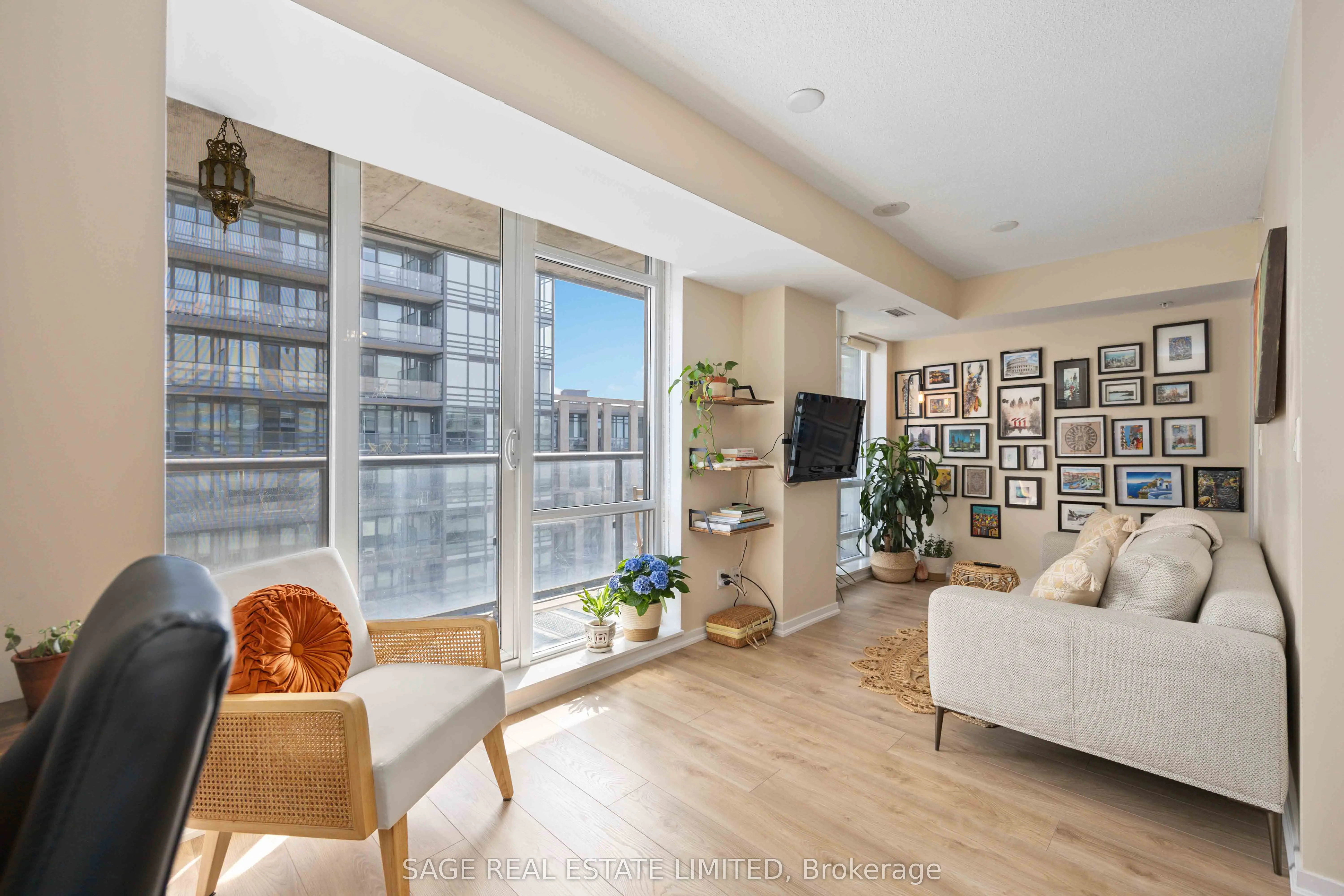20 Joe Shuster Way, #1305